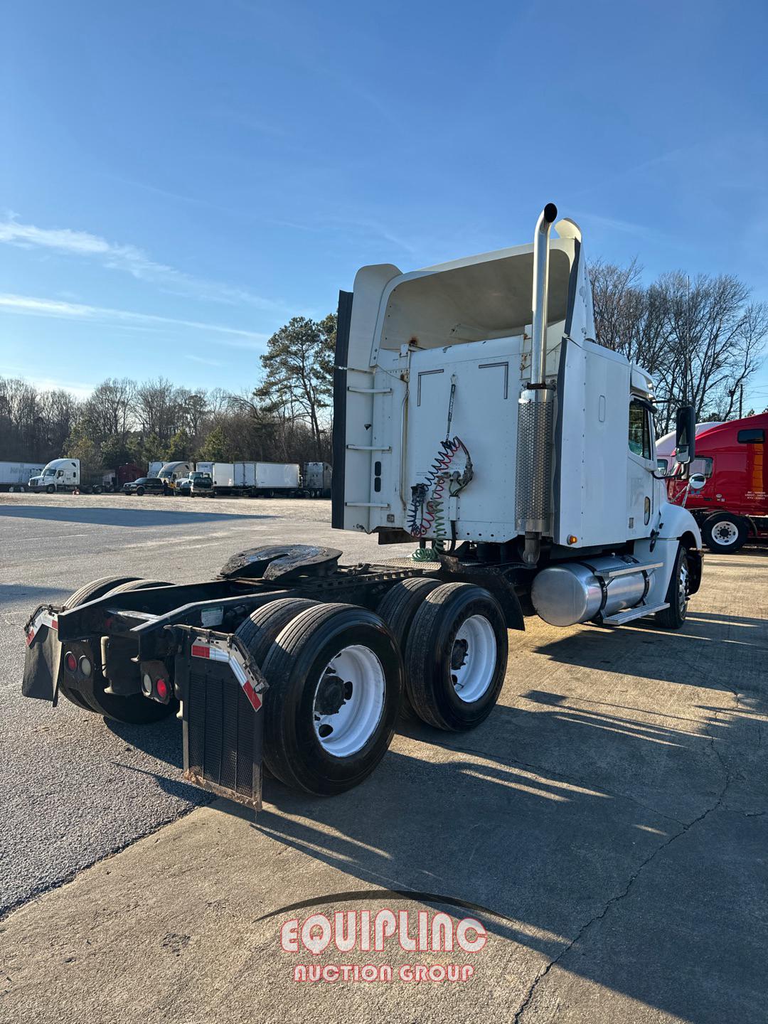 2007 FREIGHTLINER CL120 TANDEM AXLE MID ROOF SLEEPER