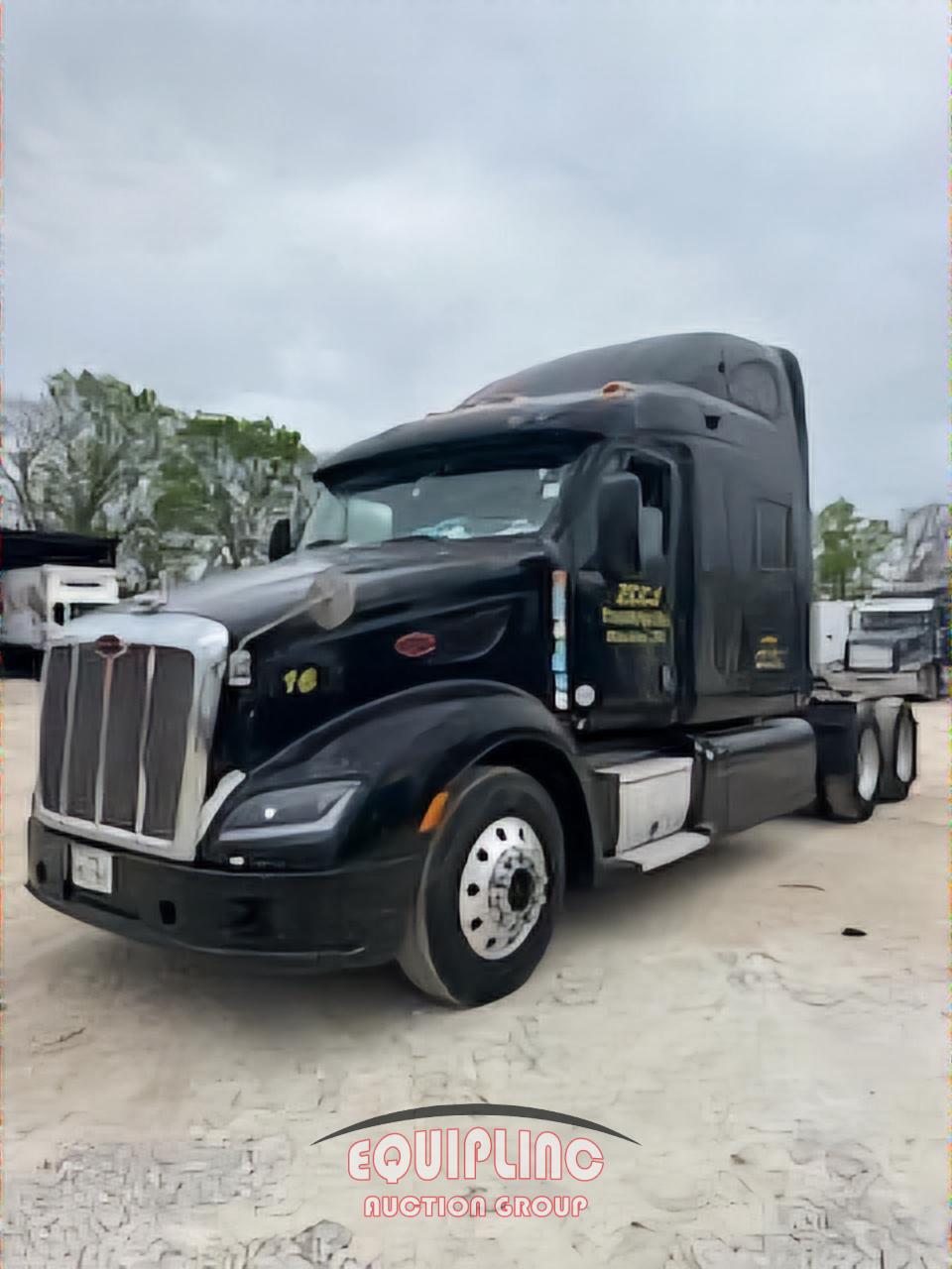 2012 PETERBILT 587 TANDEM AXLE SLEEPER