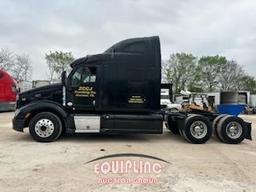 2012 PETERBILT 587 TANDEM AXLE SLEEPER