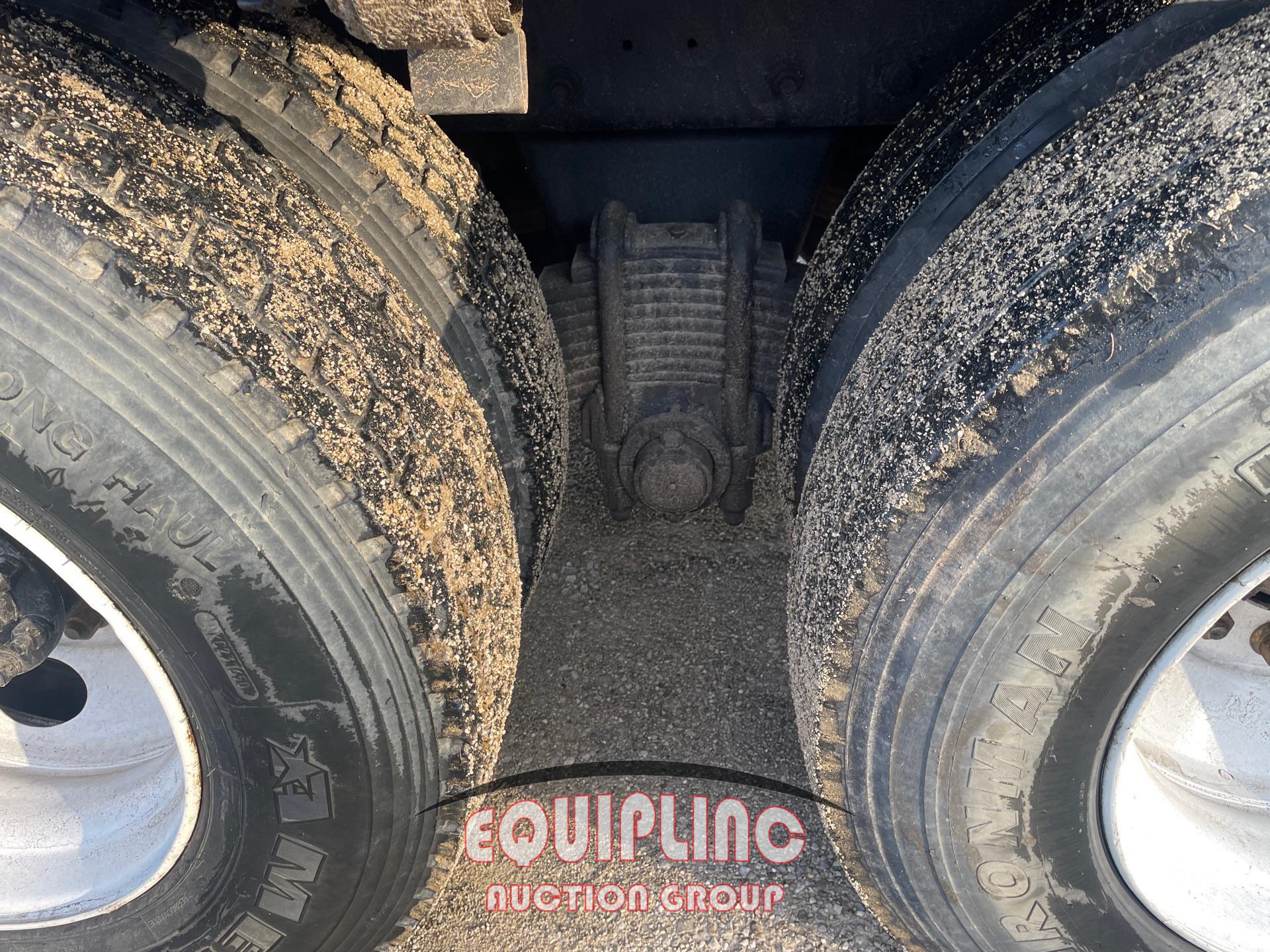 2004 Mack GRANITE GU713