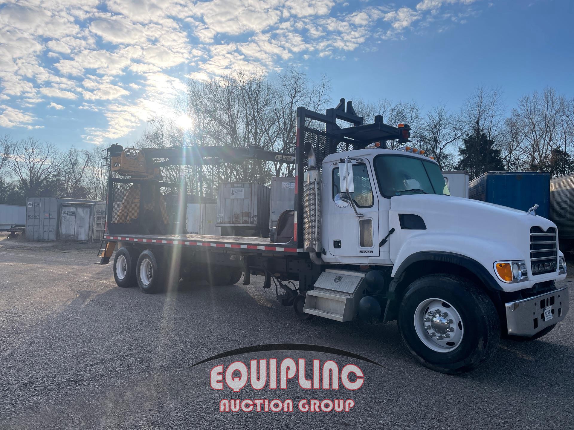 2004 Mack GRANITE GU713