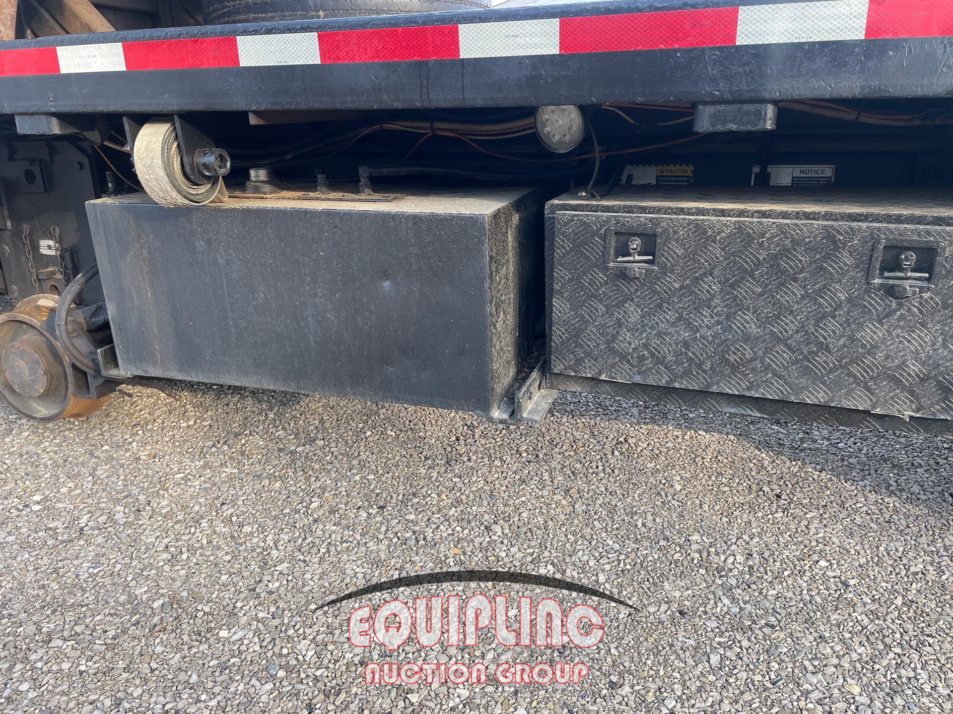 2004 Mack GRANITE GU713