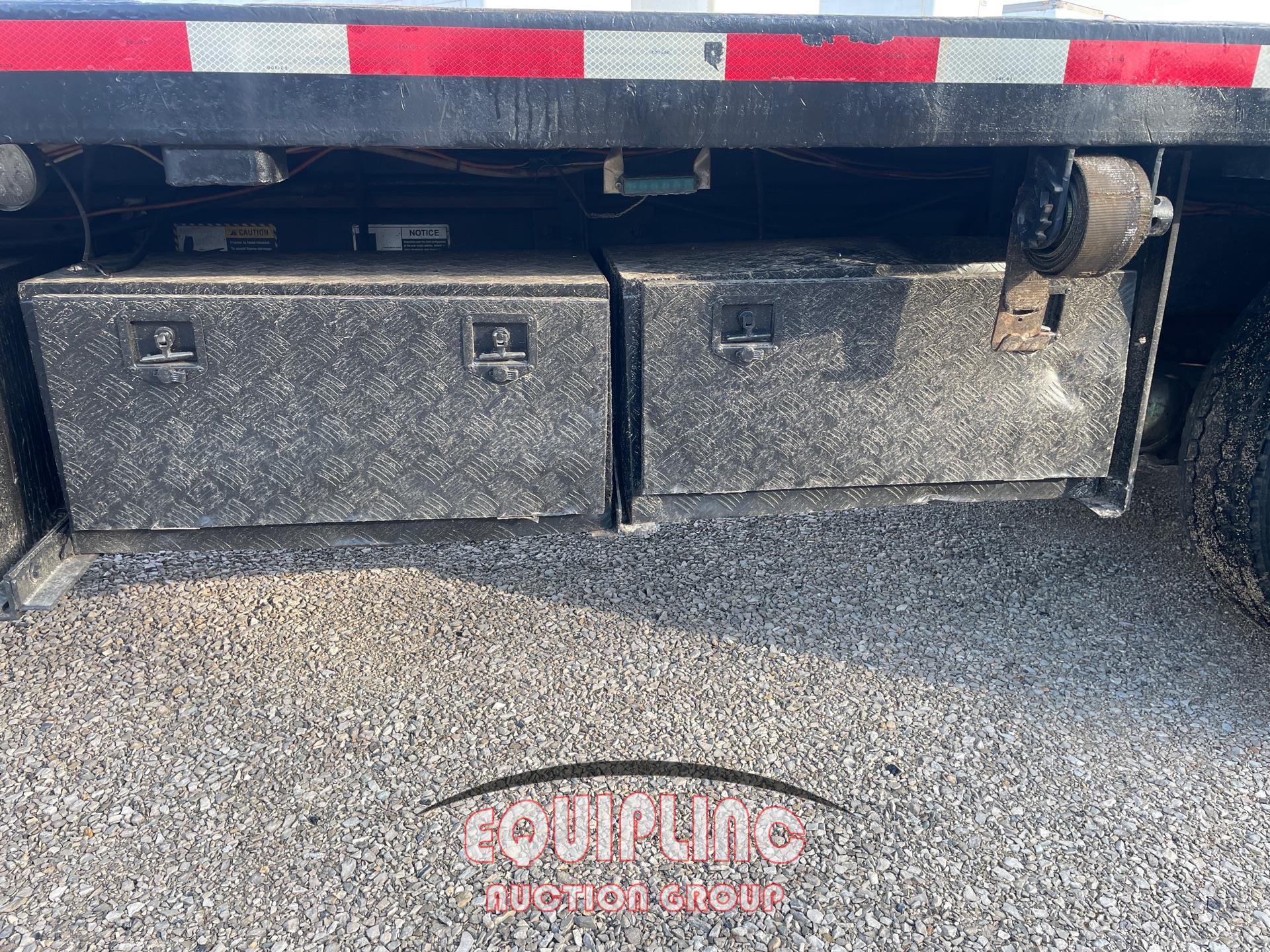 2004 Mack GRANITE GU713