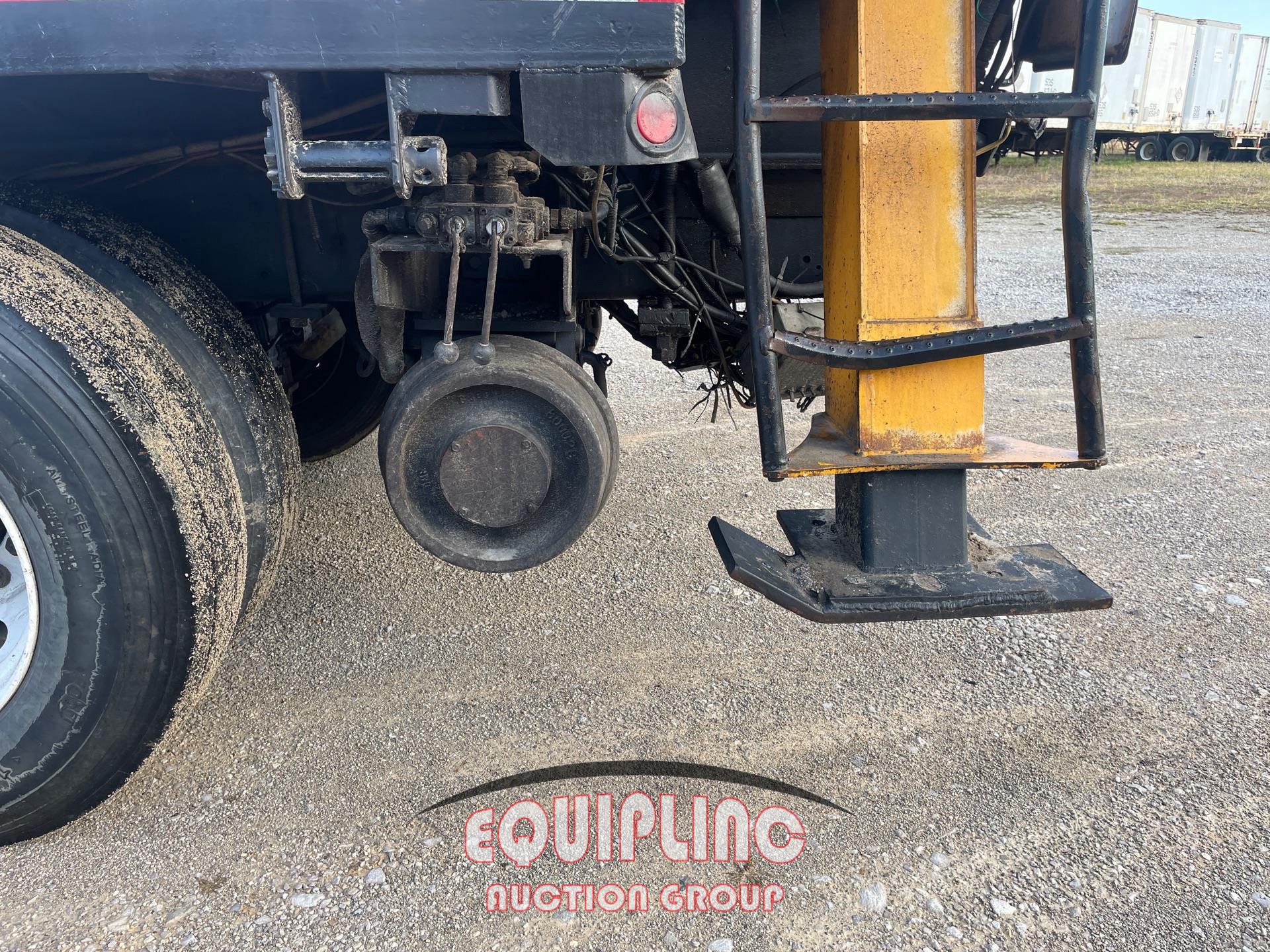2004 Mack GRANITE GU713