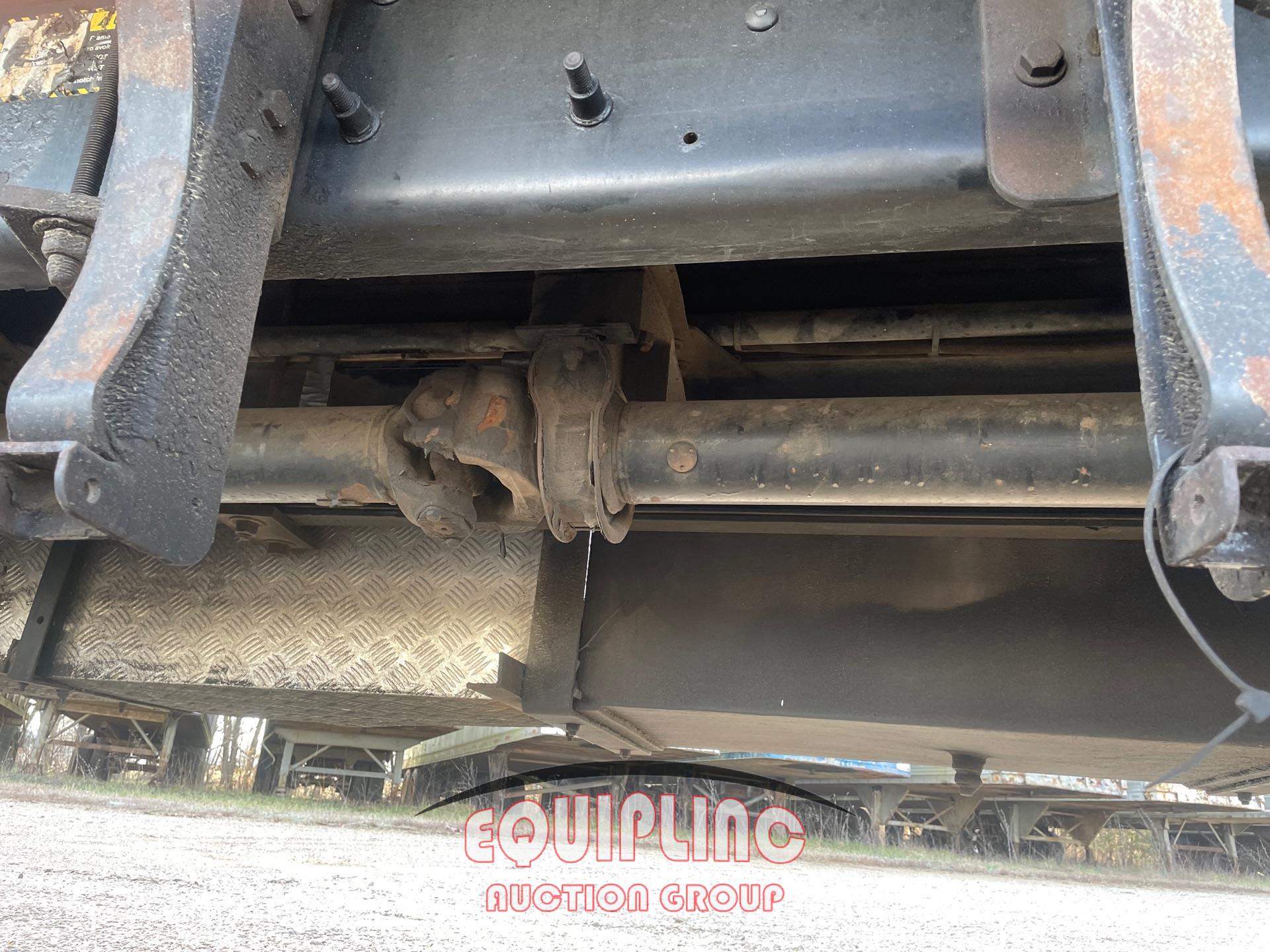 2004 Mack GRANITE GU713