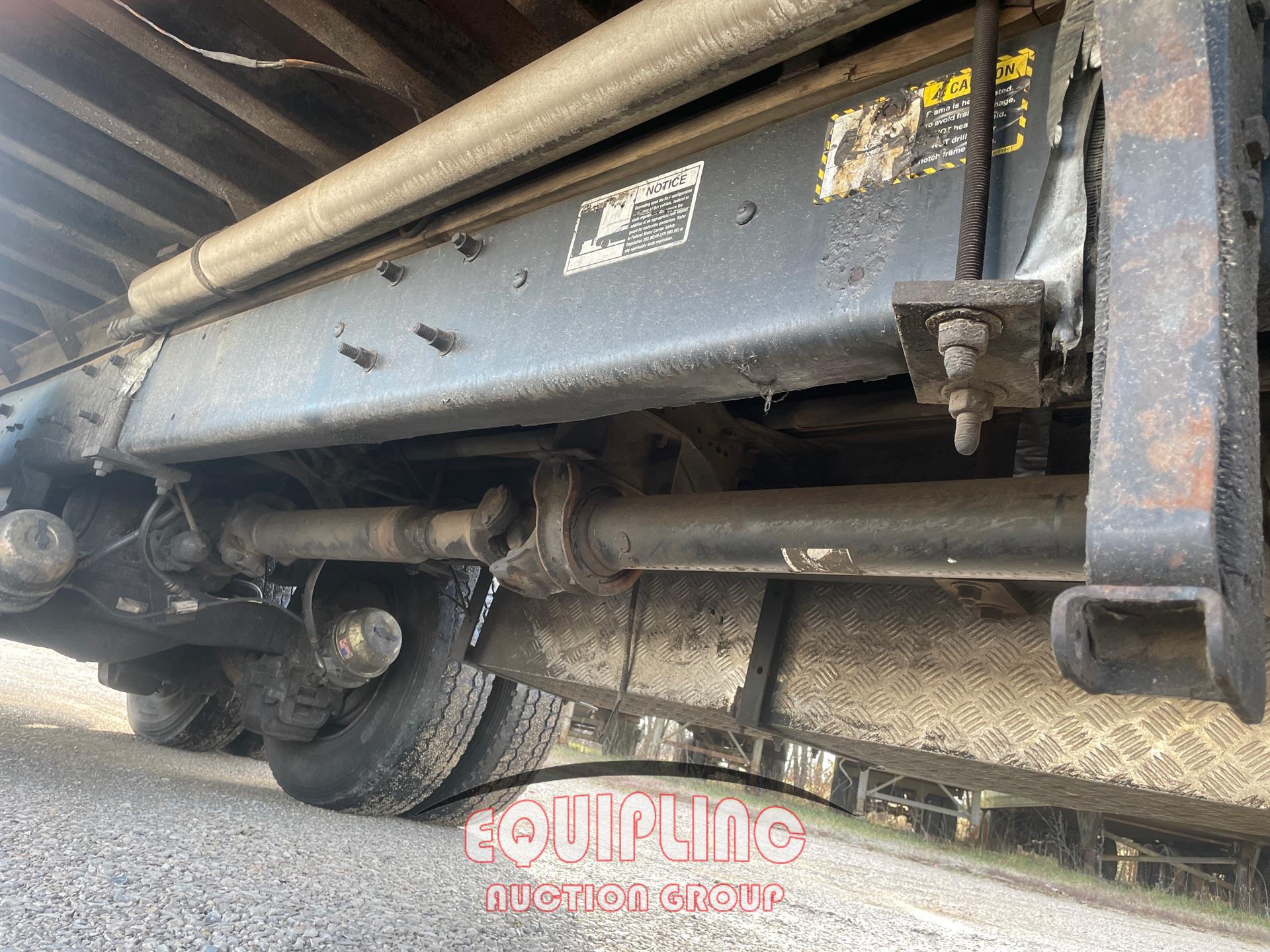 2004 Mack GRANITE GU713