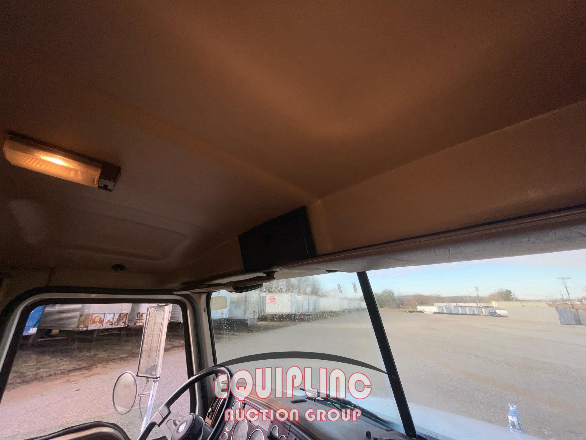 2004 Mack GRANITE GU713