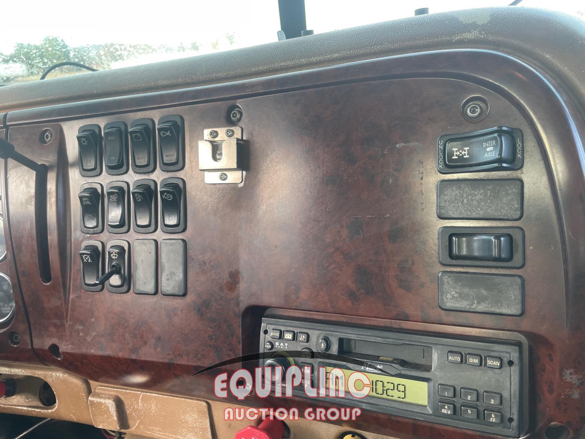 2004 Mack GRANITE GU713