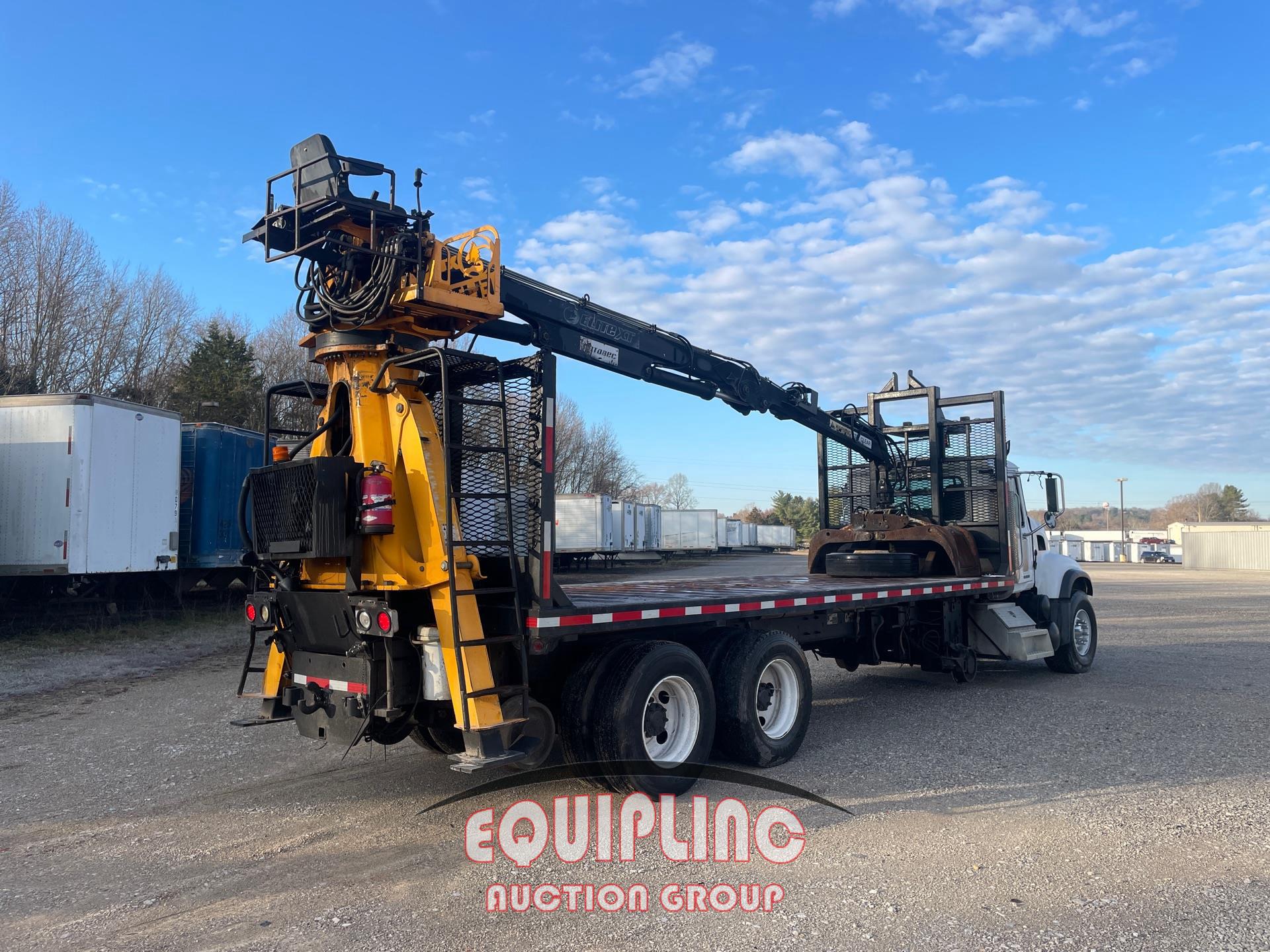 2004 Mack GRANITE GU713