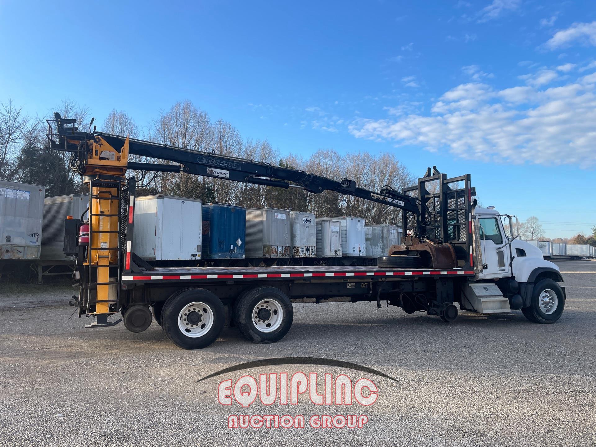 2004 Mack GRANITE GU713