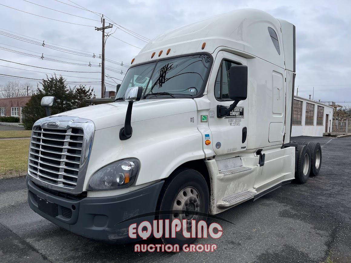 2016 FREIGHTLINER CASCADIA TANDEM AXLE SLEEPER