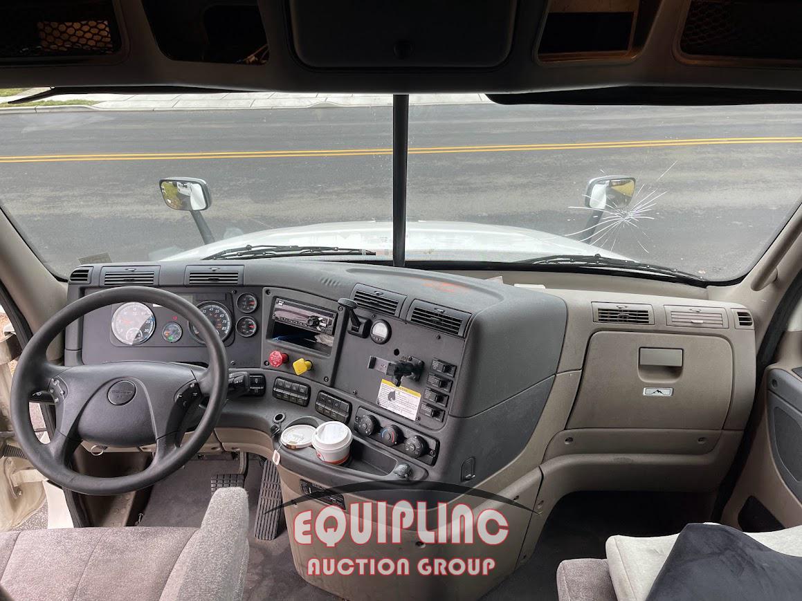 2016 FREIGHTLINER CASCADIA TANDEM AXLE SLEEPER