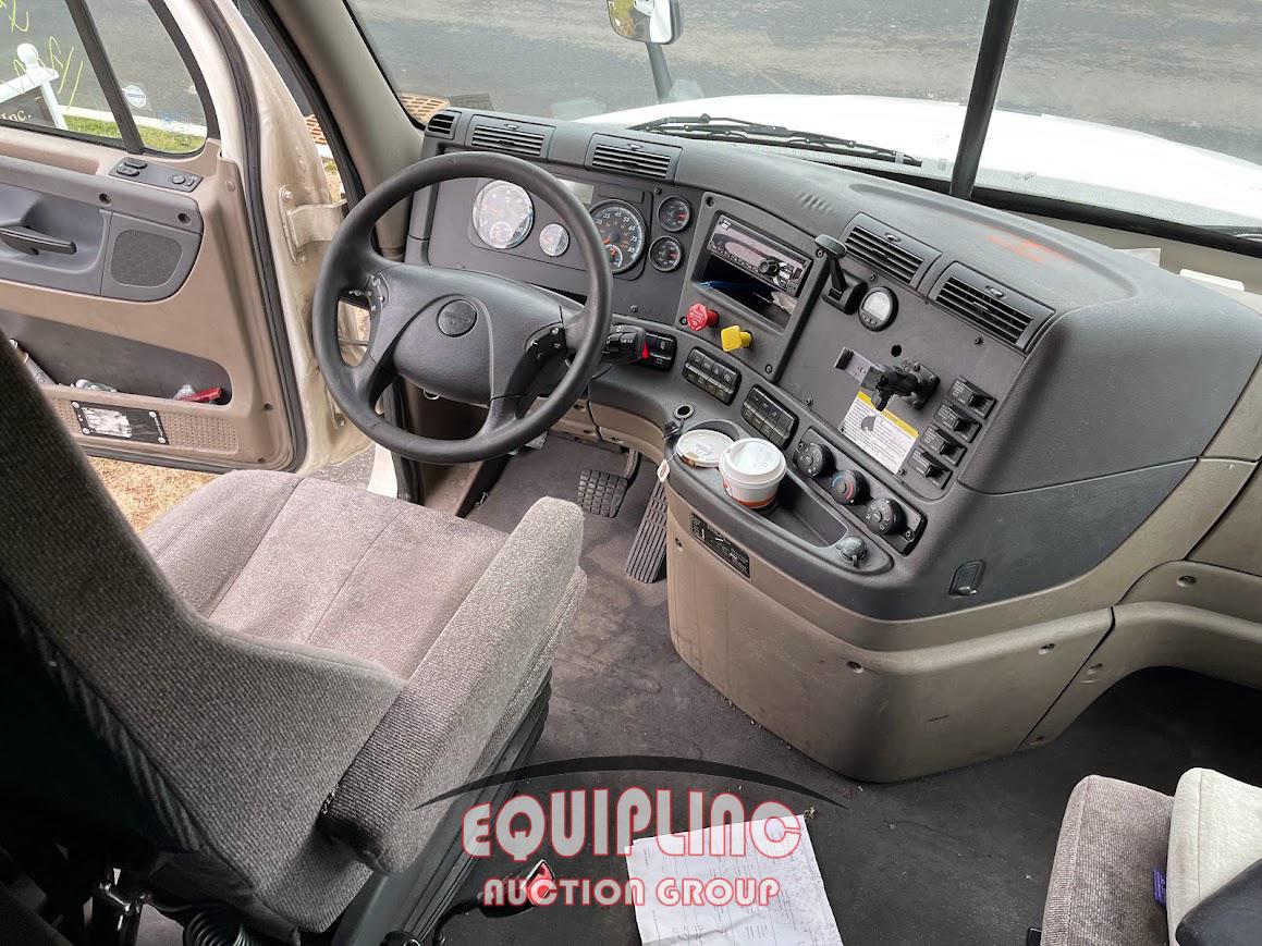 2016 FREIGHTLINER CASCADIA TANDEM AXLE SLEEPER