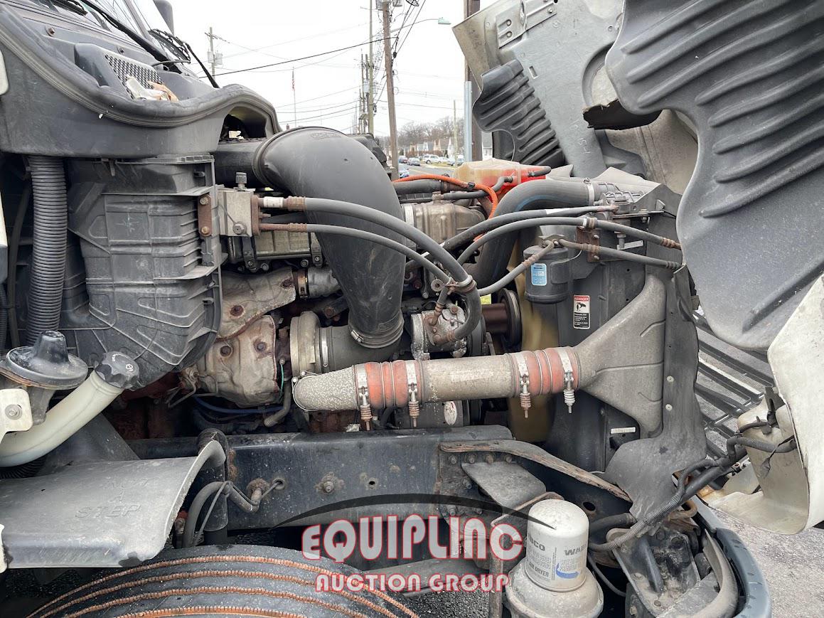 2016 FREIGHTLINER CASCADIA TANDEM AXLE SLEEPER
