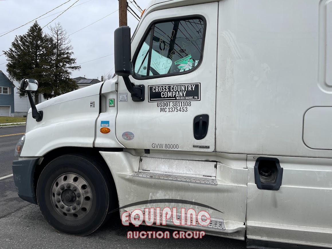 2016 FREIGHTLINER CASCADIA TANDEM AXLE SLEEPER