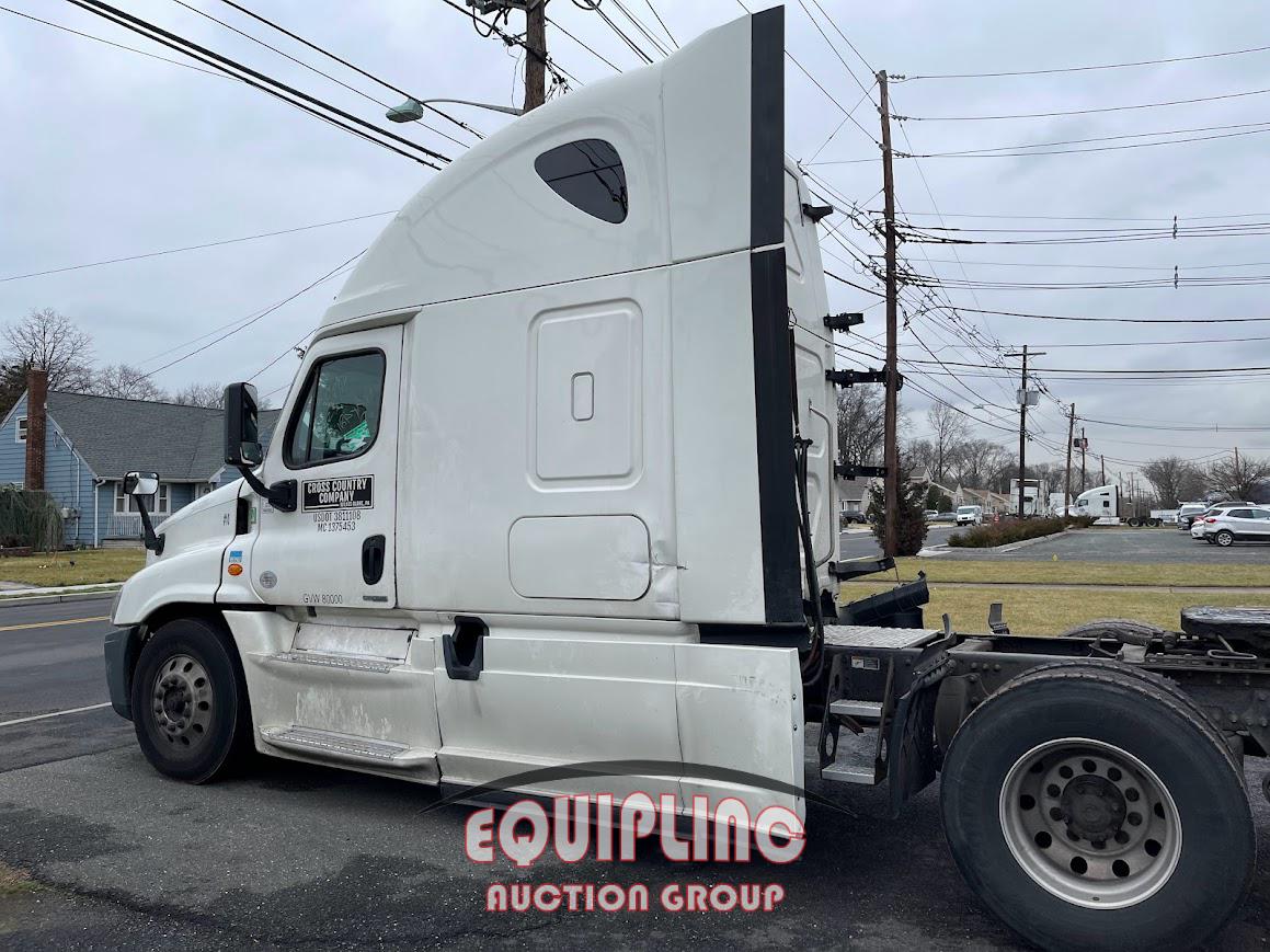2016 FREIGHTLINER CASCADIA TANDEM AXLE SLEEPER