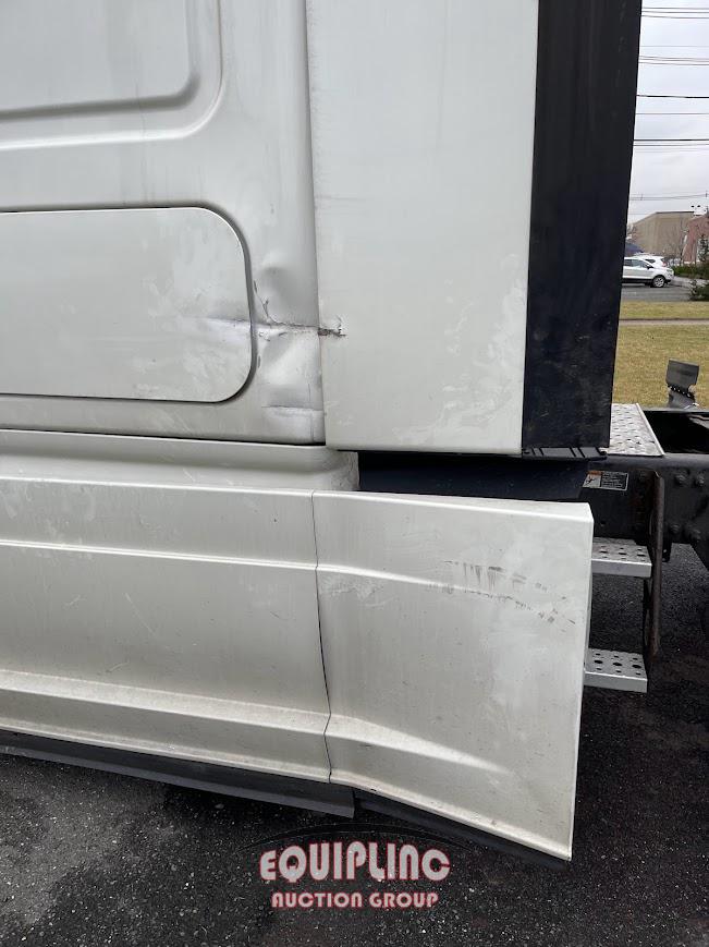 2016 FREIGHTLINER CASCADIA TANDEM AXLE SLEEPER