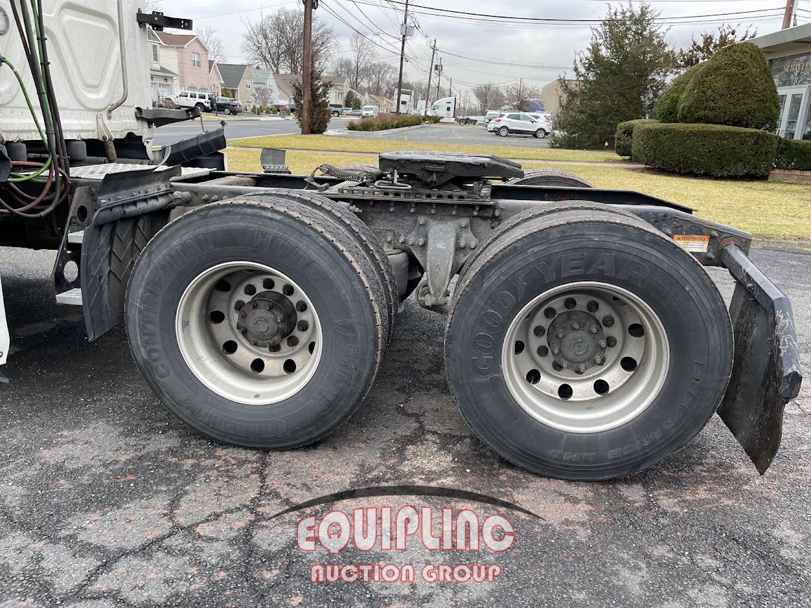2016 FREIGHTLINER CASCADIA TANDEM AXLE SLEEPER