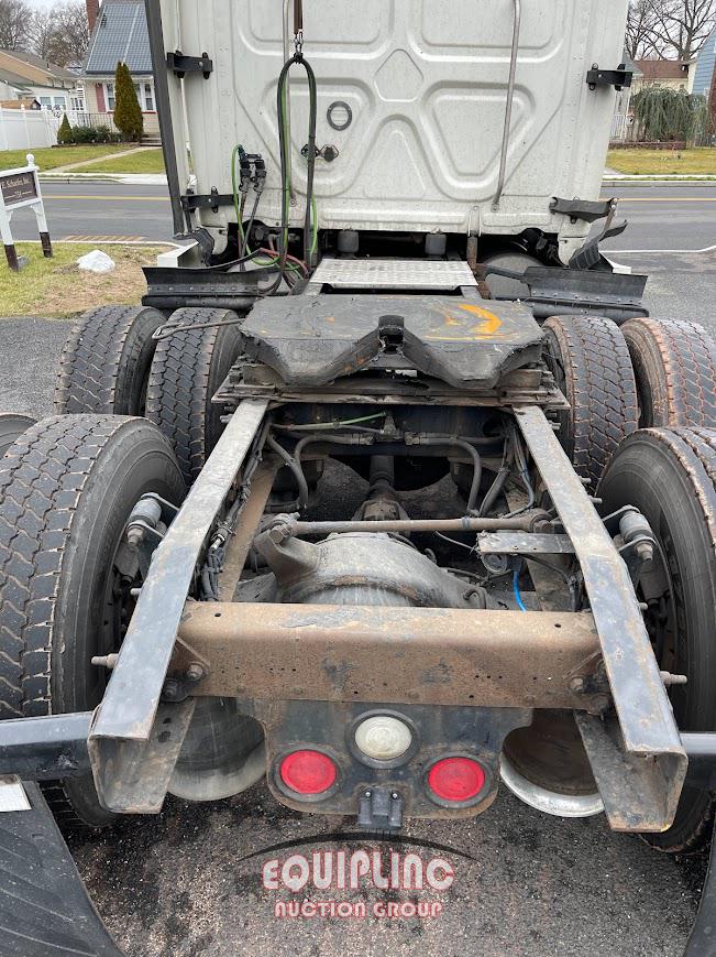 2016 FREIGHTLINER CASCADIA TANDEM AXLE SLEEPER