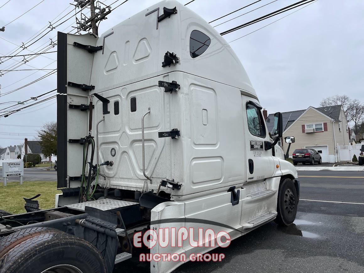2016 FREIGHTLINER CASCADIA TANDEM AXLE SLEEPER