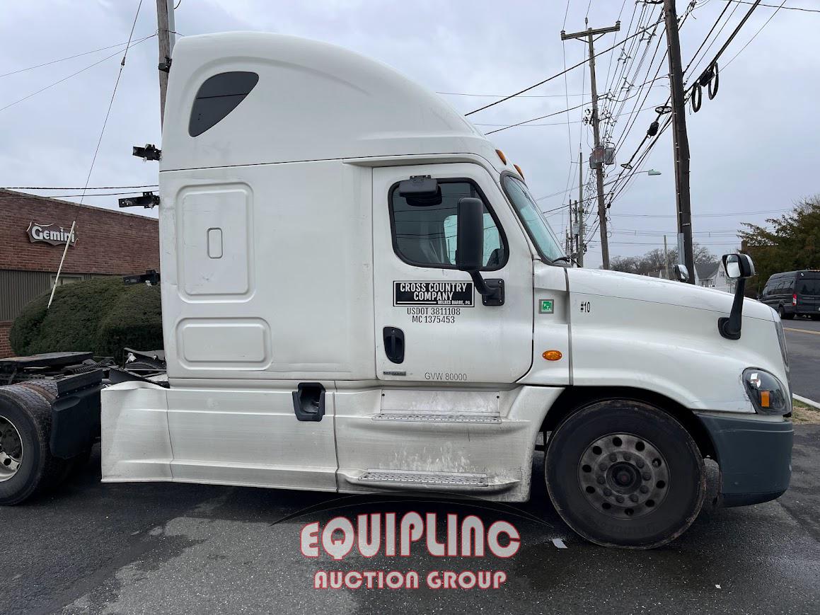 2016 FREIGHTLINER CASCADIA TANDEM AXLE SLEEPER