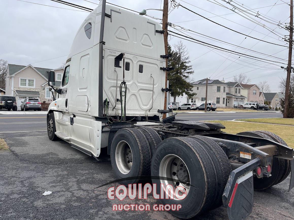 2016 FREIGHTLINER CASCADIA TANDEM AXLE SLEEPER