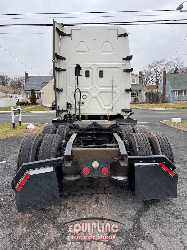2016 FREIGHTLINER CASCADIA TANDEM AXLE SLEEPER
