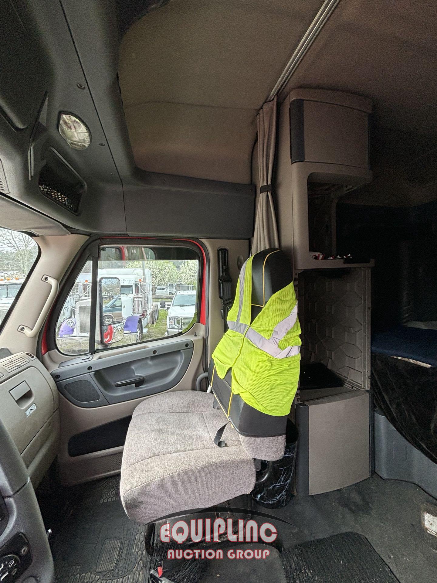 2014 FREIGHTLINER PX113064S TANDEM AXLE SLEEPER