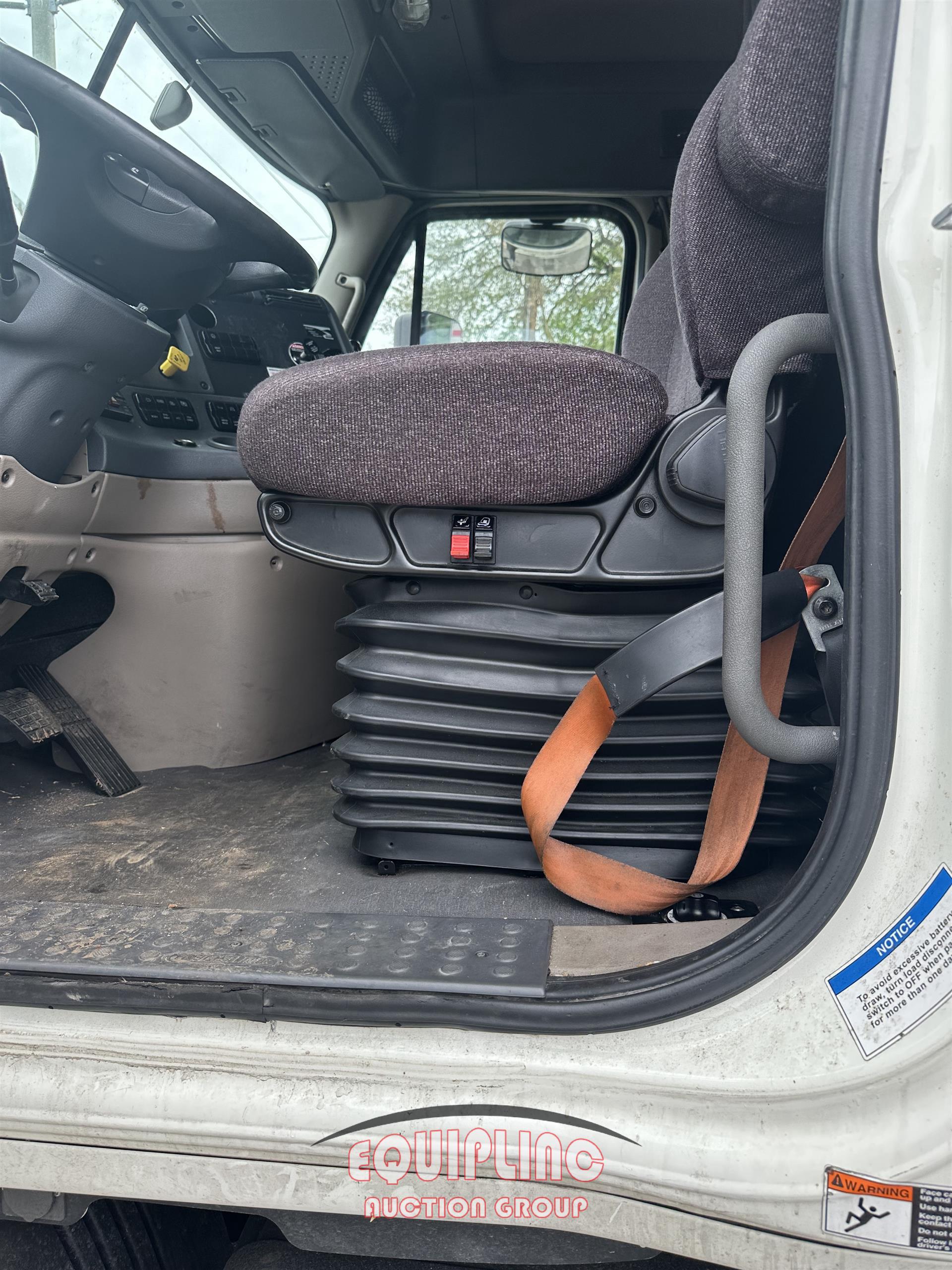 2018 FREIGHTLINER CASCADIA TANDEM AXLE SLEEPER