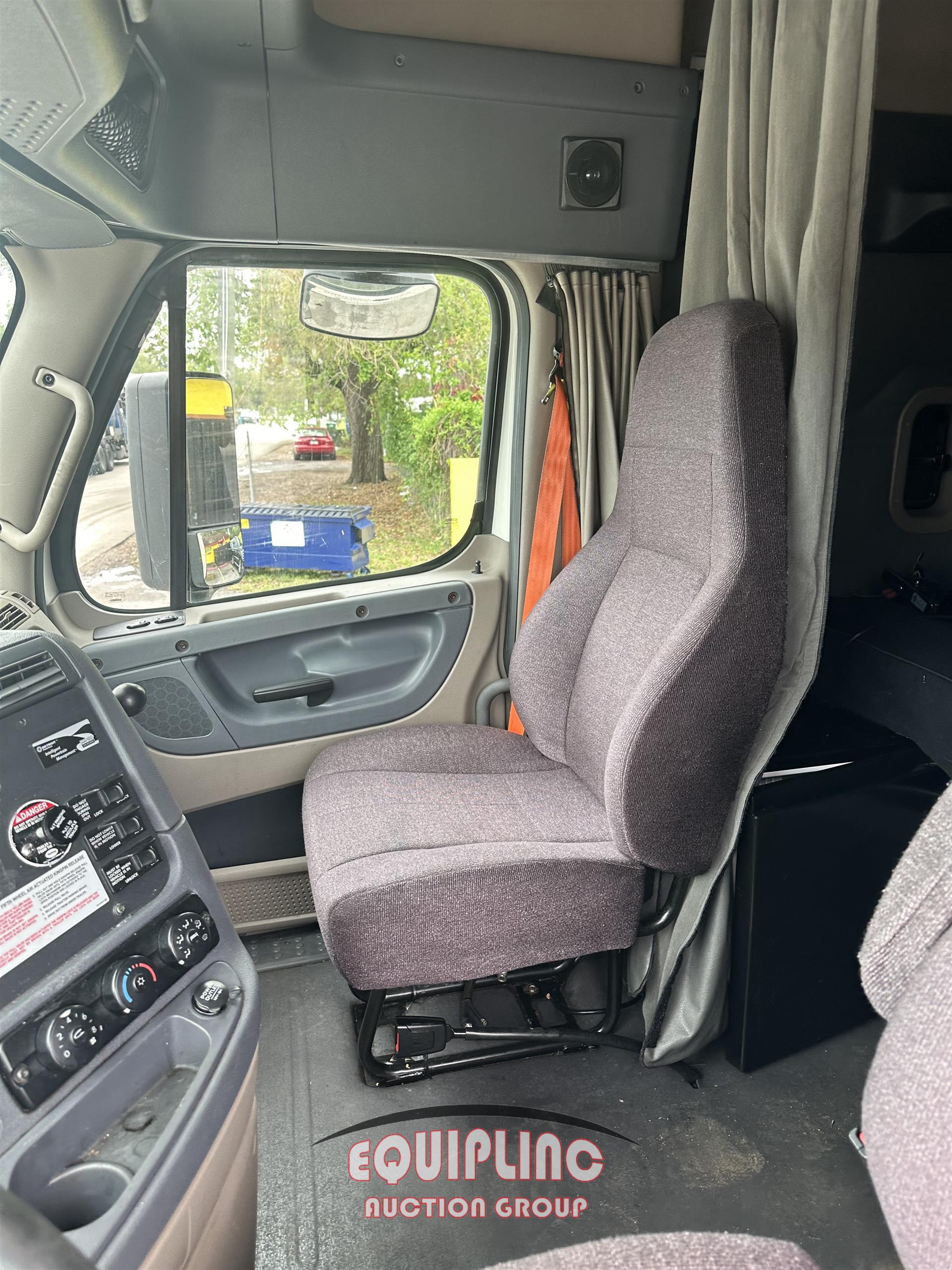 2018 FREIGHTLINER CASCADIA TANDEM AXLE SLEEPER