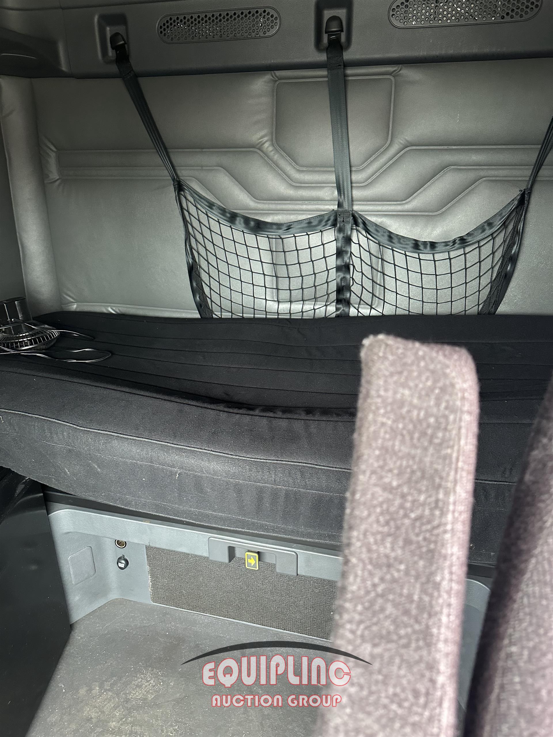 2018 FREIGHTLINER CASCADIA TANDEM AXLE SLEEPER