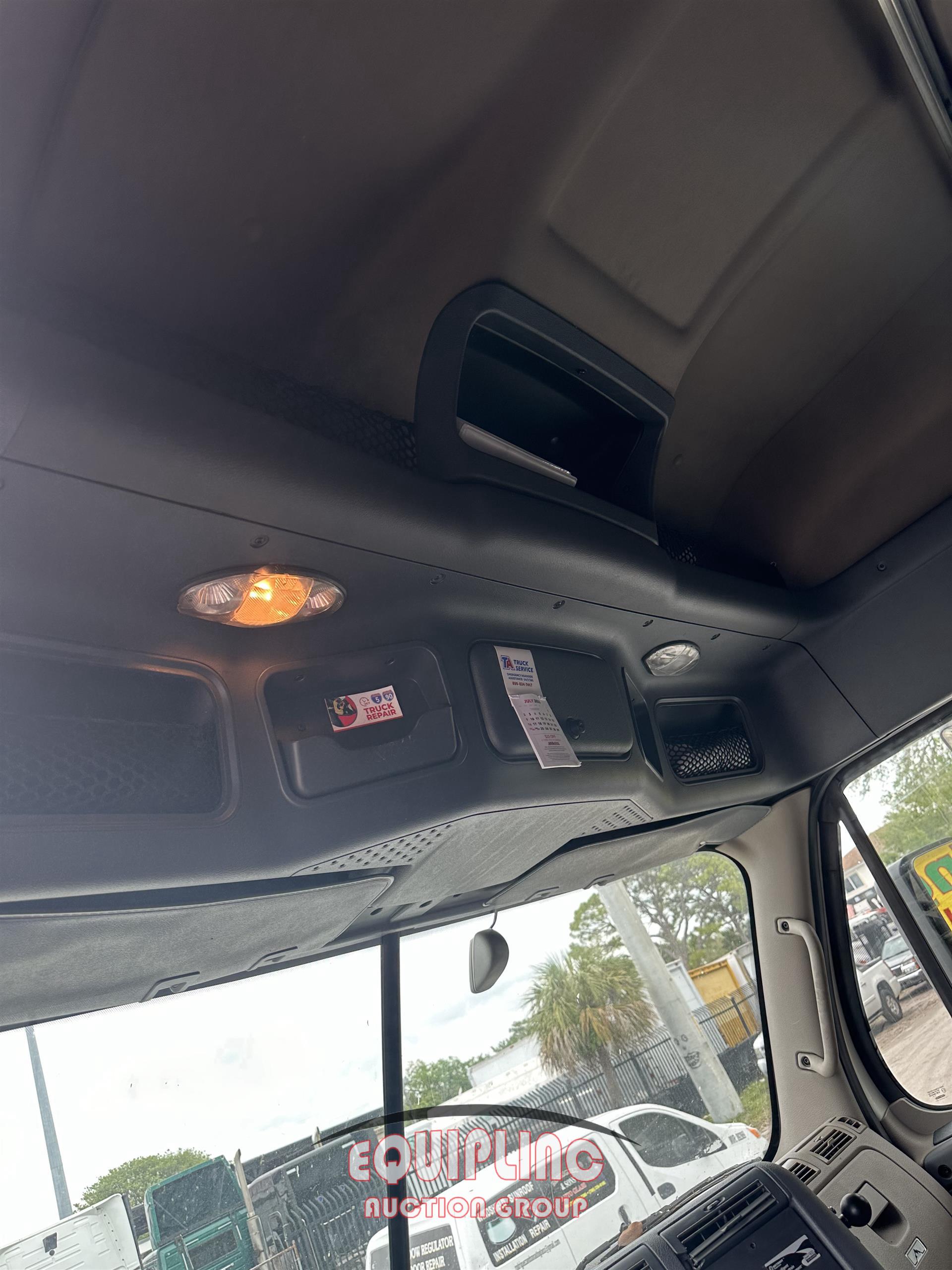 2018 FREIGHTLINER CASCADIA TANDEM AXLE SLEEPER