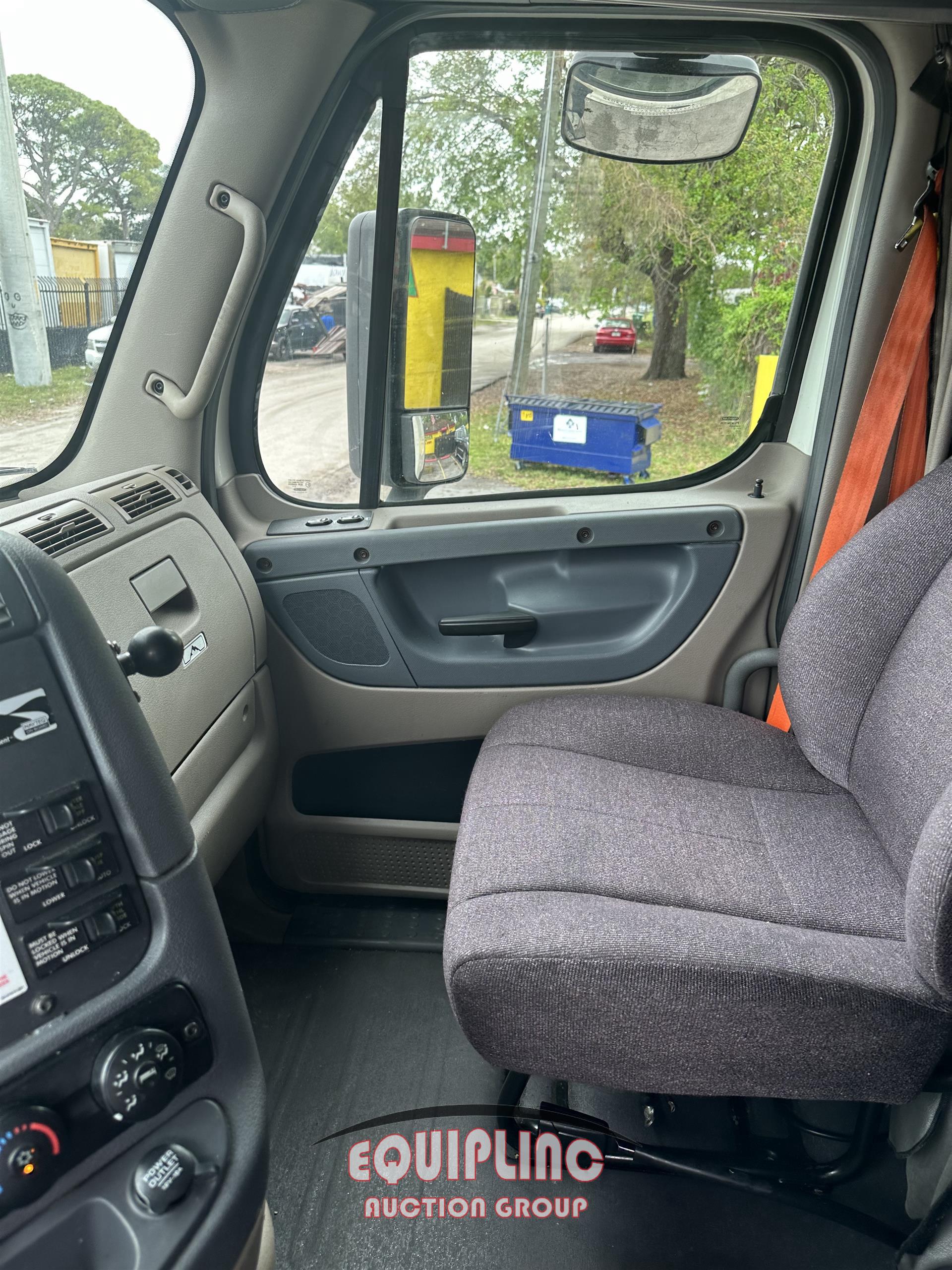 2018 FREIGHTLINER CASCADIA TANDEM AXLE SLEEPER