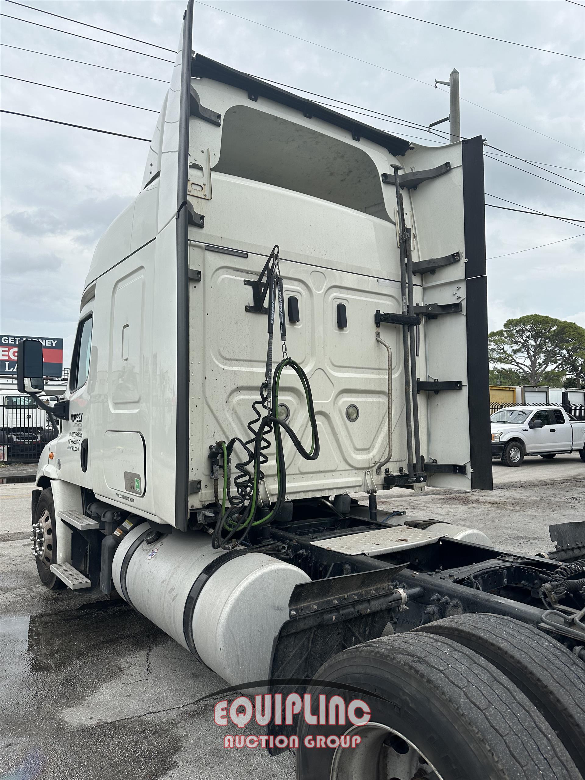 2018 FREIGHTLINER CASCADIA TANDEM AXLE SLEEPER