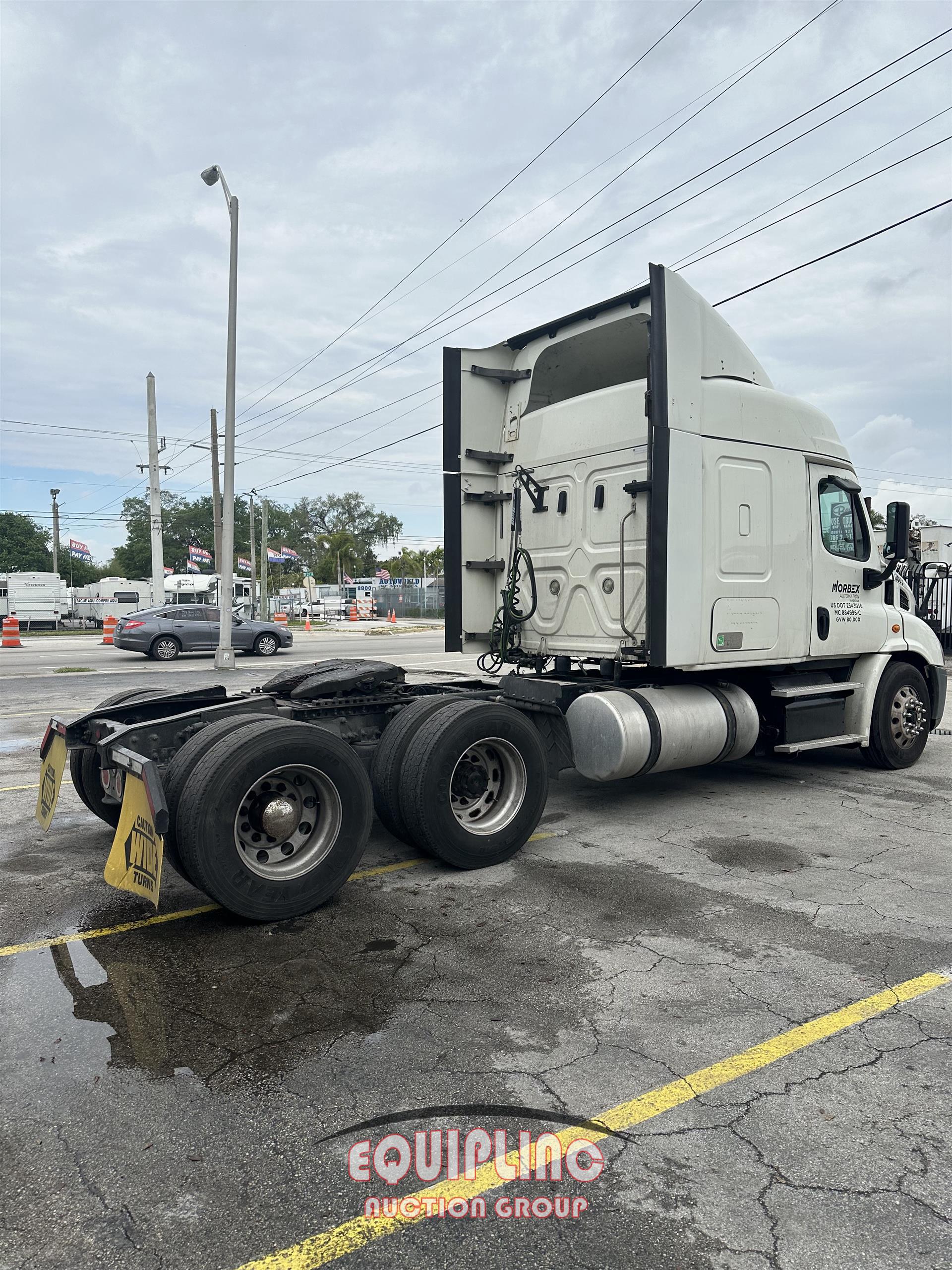 2018 FREIGHTLINER CASCADIA TANDEM AXLE SLEEPER