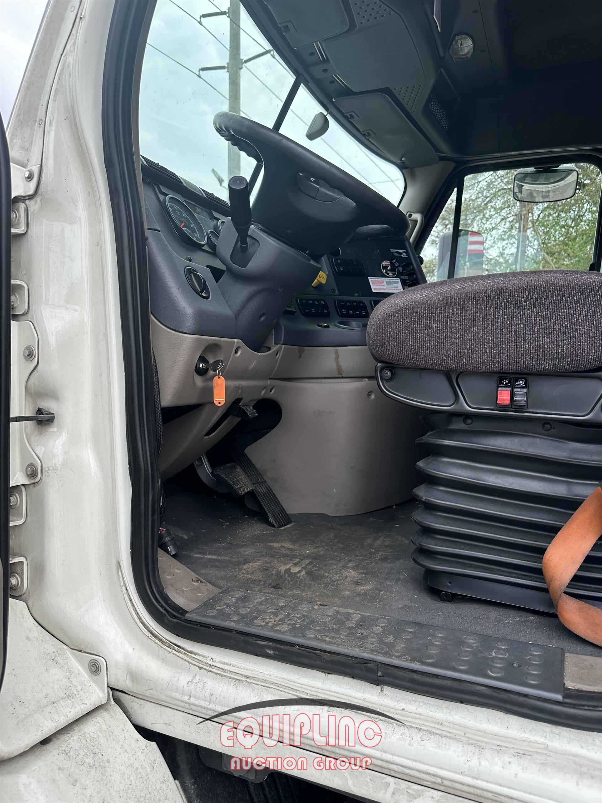 2018 FREIGHTLINER CASCADIA TANDEM AXLE SLEEPER