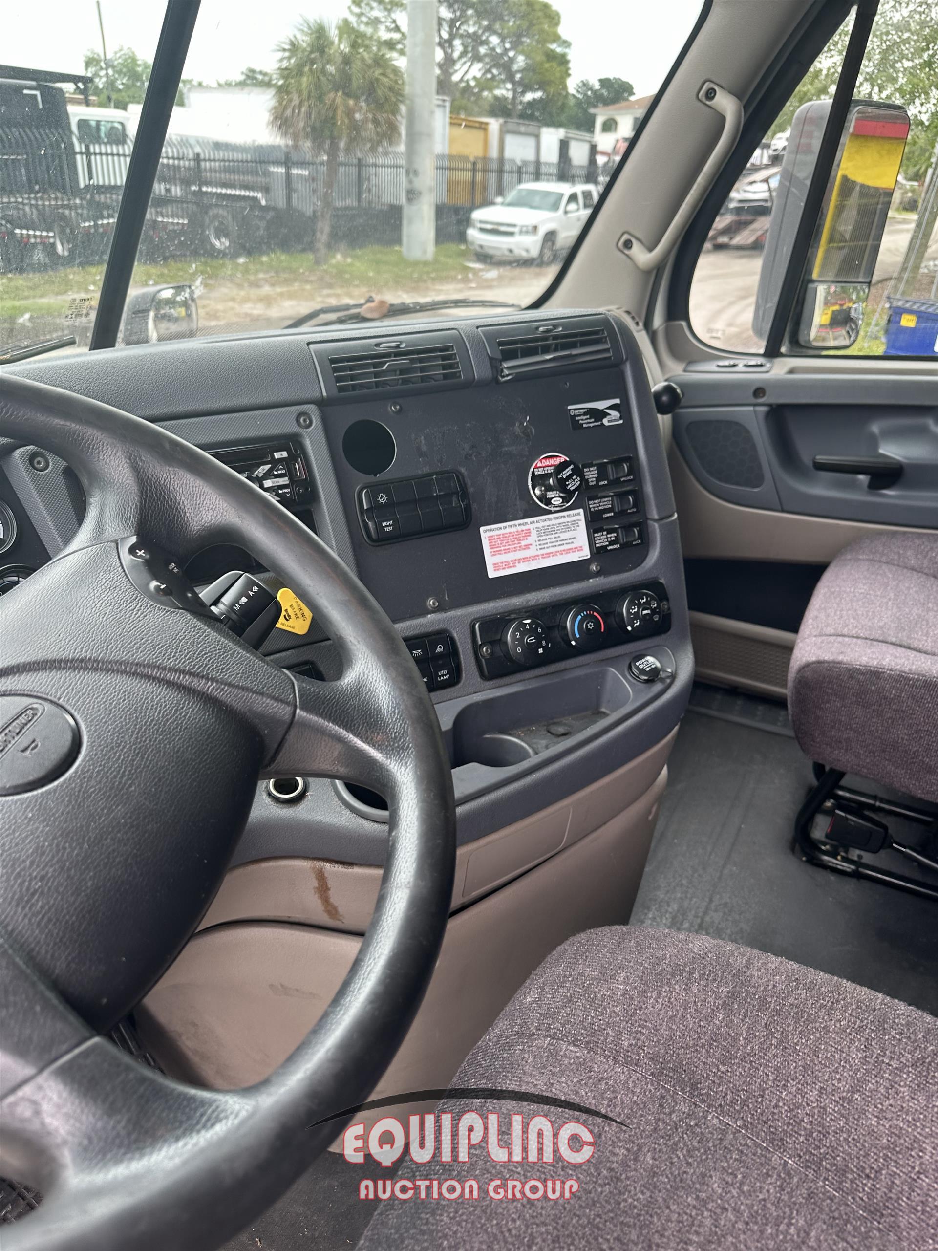 2018 FREIGHTLINER CASCADIA TANDEM AXLE SLEEPER