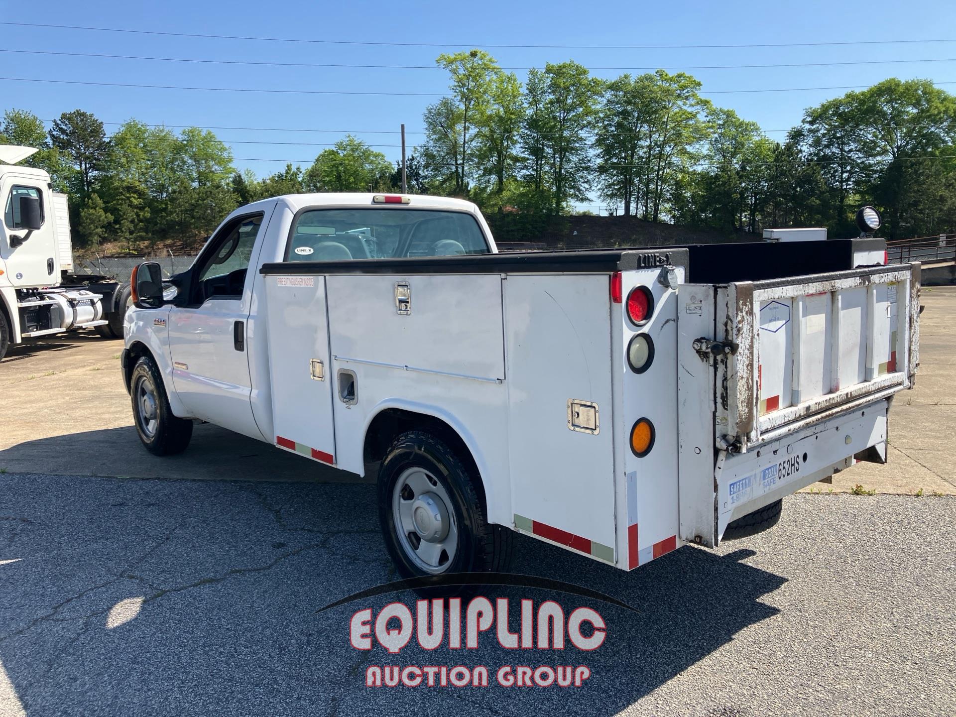 2005 FORD F-250 UTILITY BODY WITH TOMMY GATE