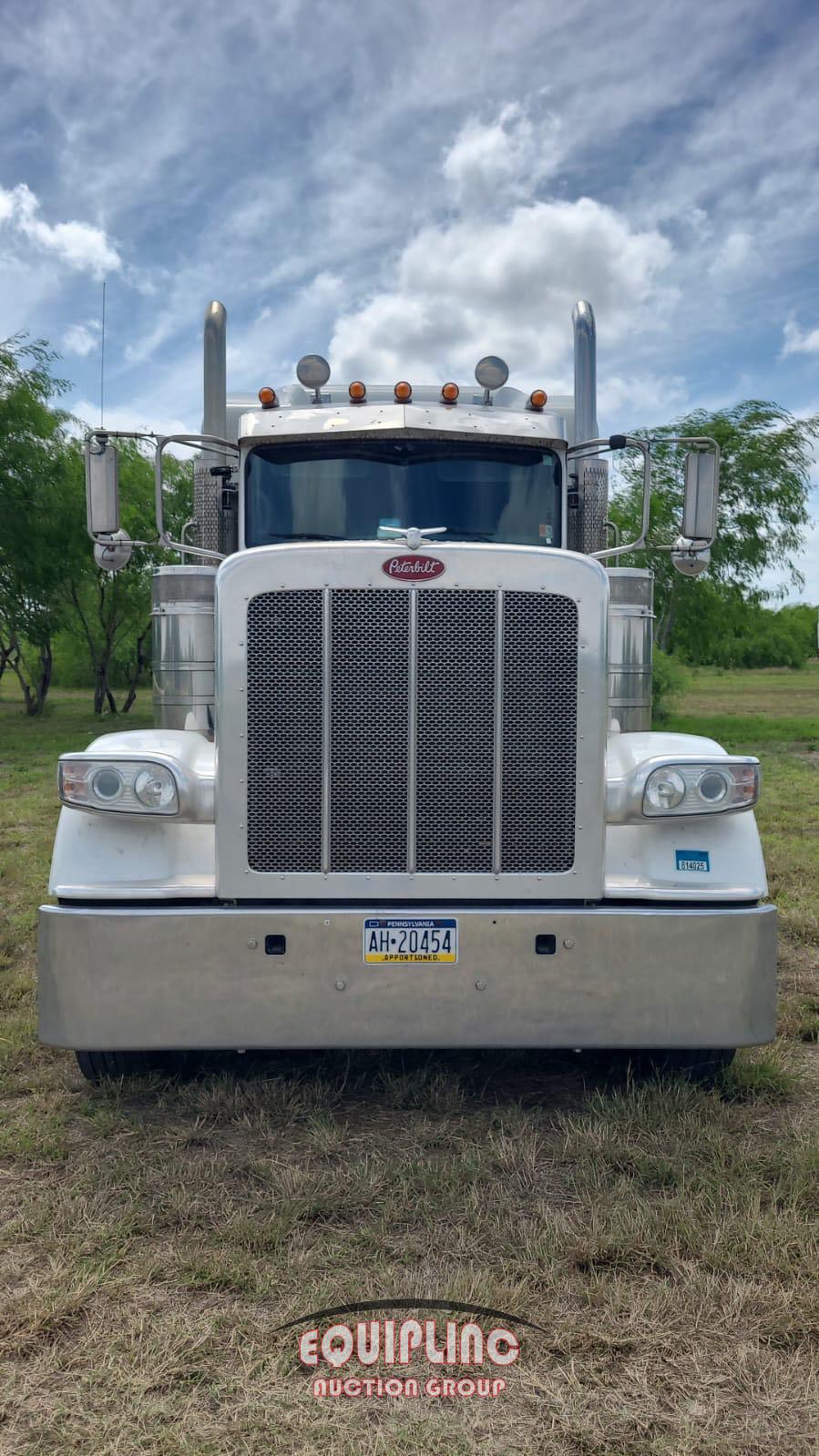 2020 PETERBILT 389 TANDEM AXLE SLEEPER