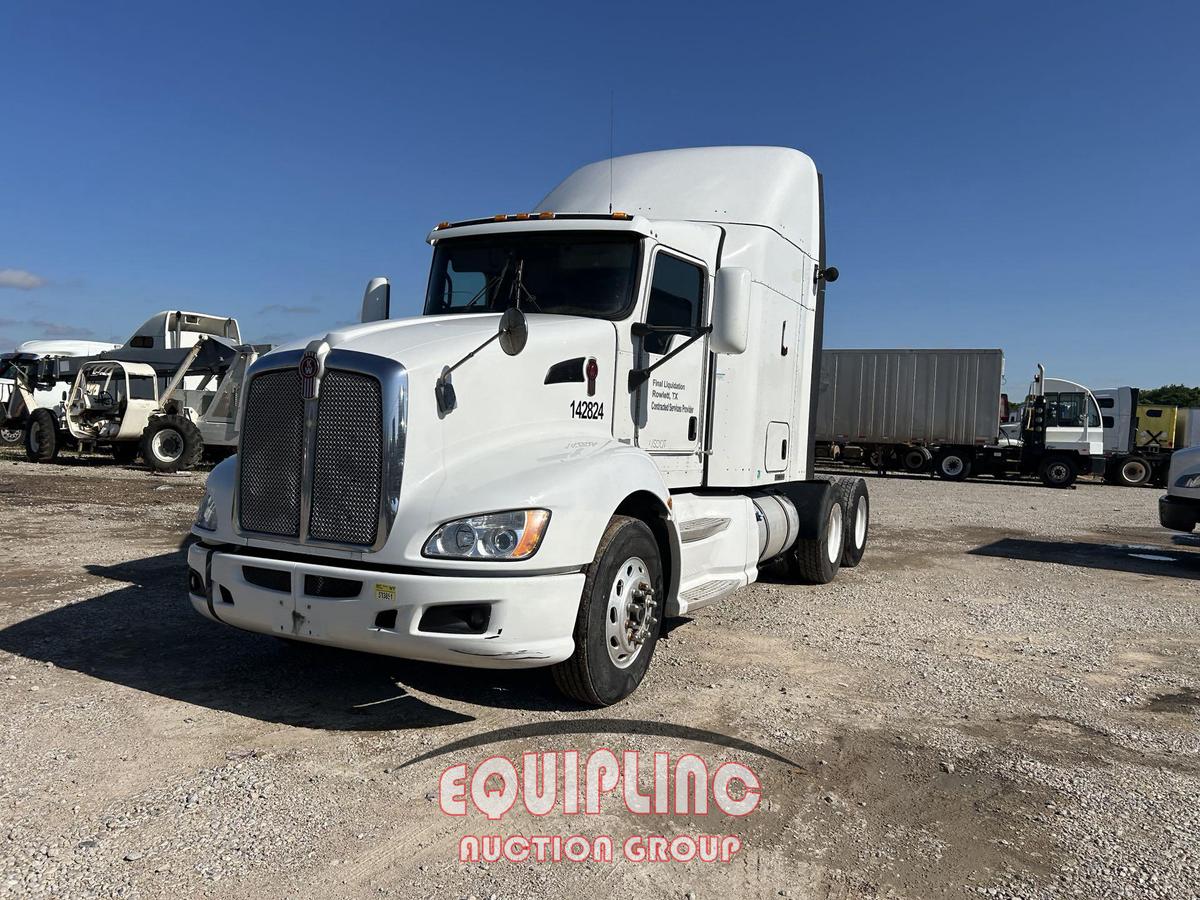 2014 KENWORTH T660 TANDEM AXLE SLEEPER TRUCK