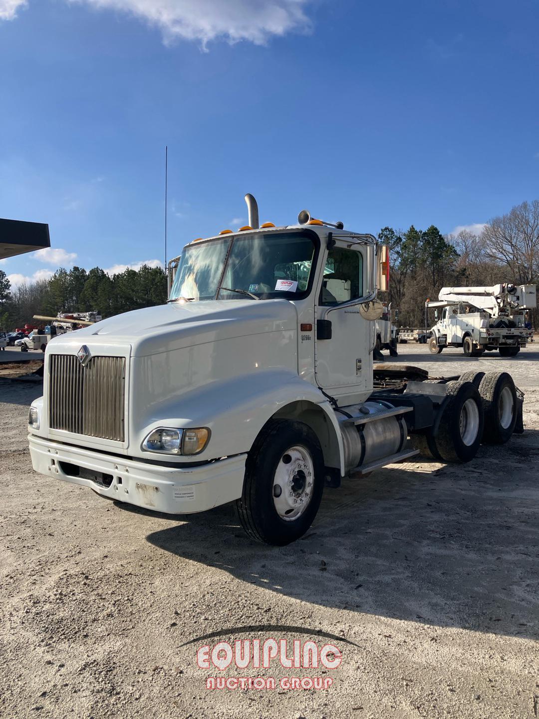 2007 INTERNATIONAL 9200I TANDEM AXLE DAY CAB