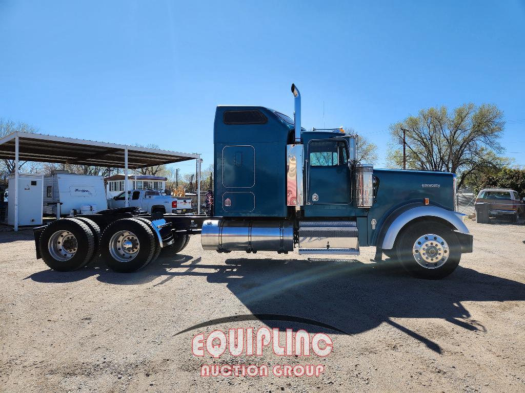 1995 KENWORTH W900L TANDEM AXLE SLEEPER TRUCK