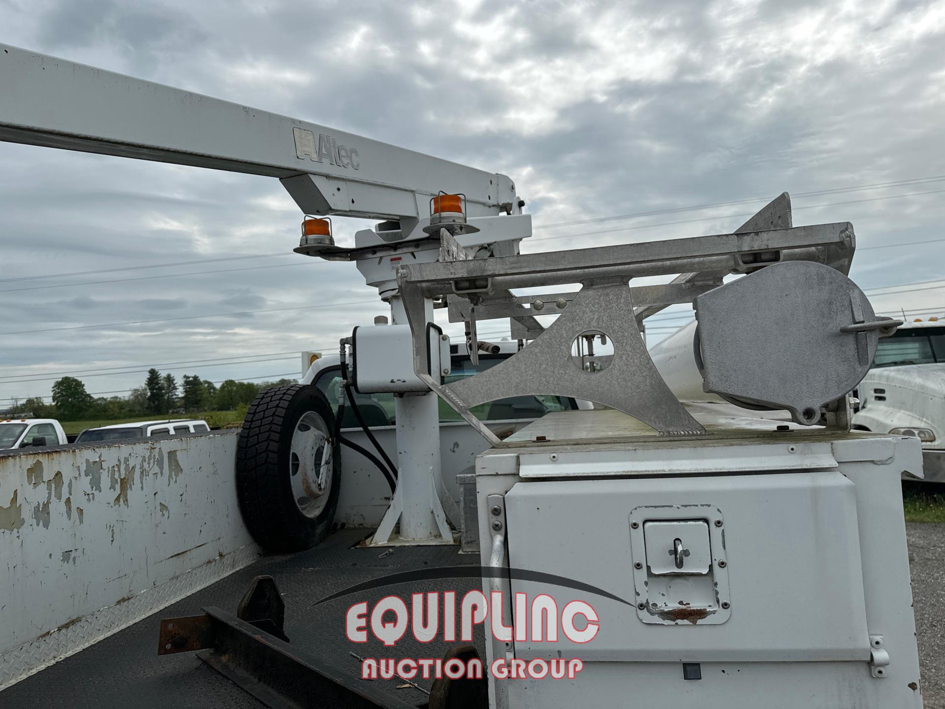 2007 Ford F-450 BUCKET TRUCK