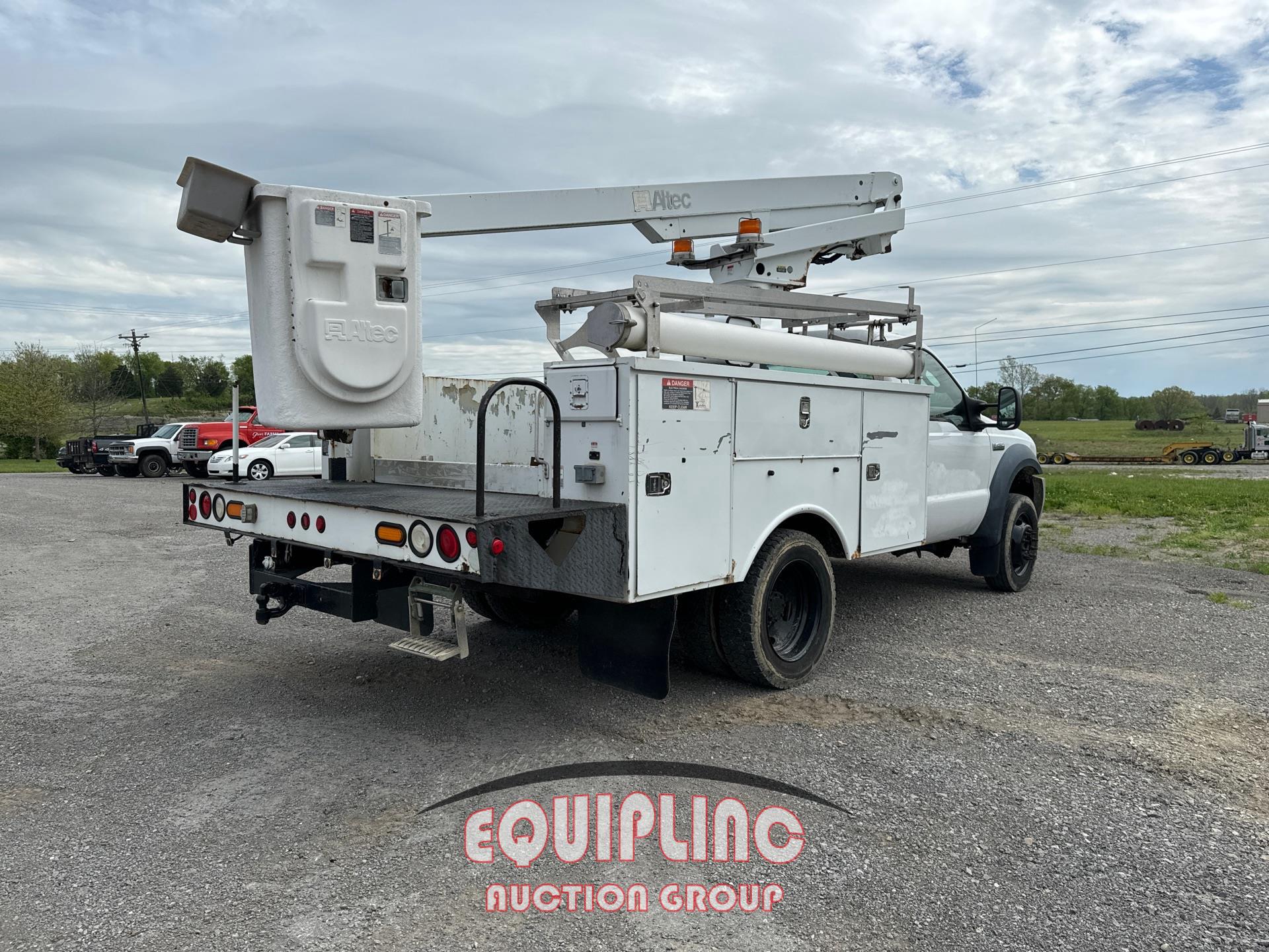 2007 Ford F-450 BUCKET TRUCK