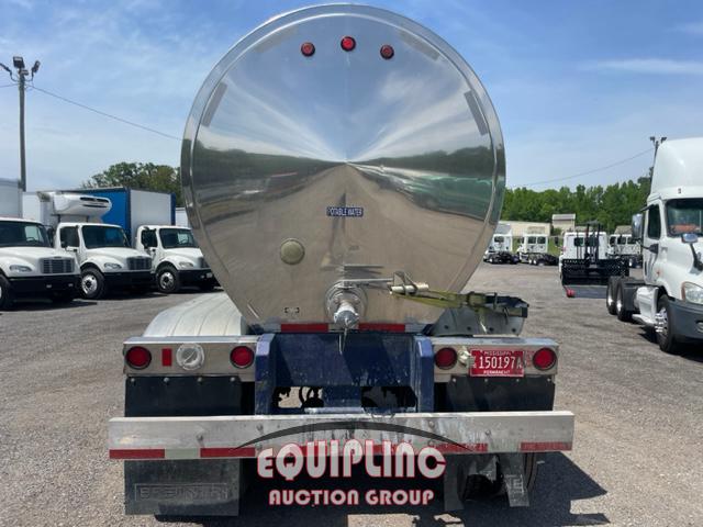 1991 WALKER 6200 GALLON TANKER TRAILER