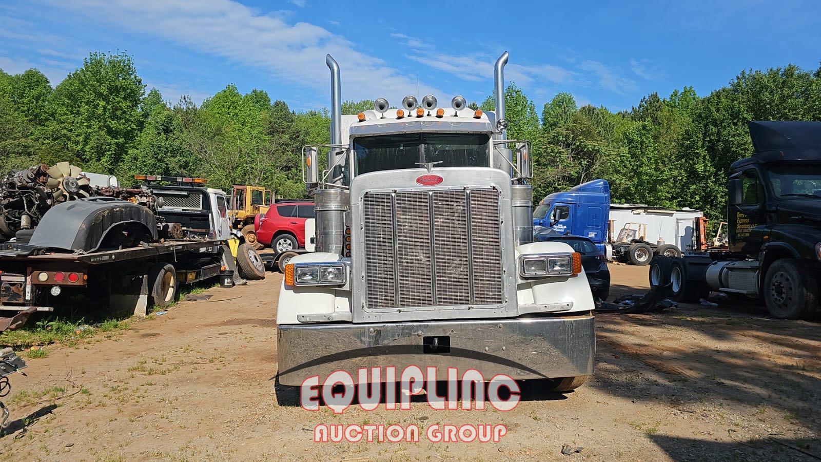 2001 PETERBILT 379 TANDEM AXLE SLEEPER