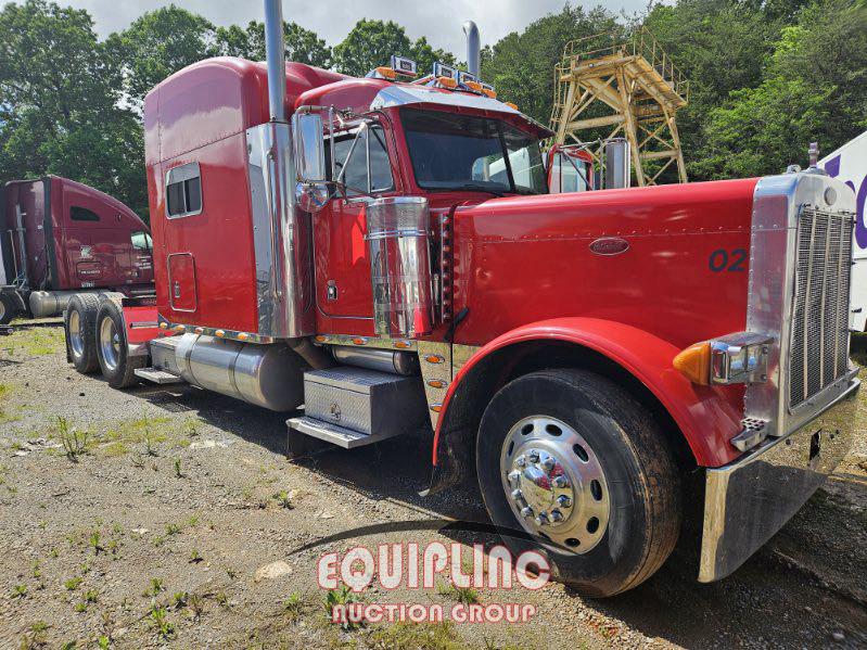 2003 PETERBILT 379 TANDEM AXLE SLEEPER