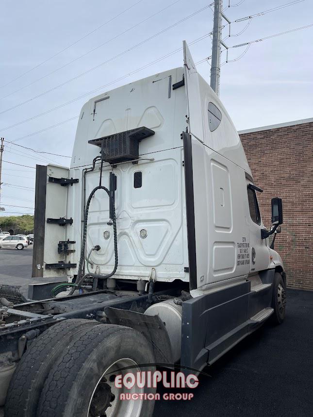 2016 FREIGHTLINER CASCADIA CA125SLP 6X4 TANDEM AXLE SLEEPER TRUCK