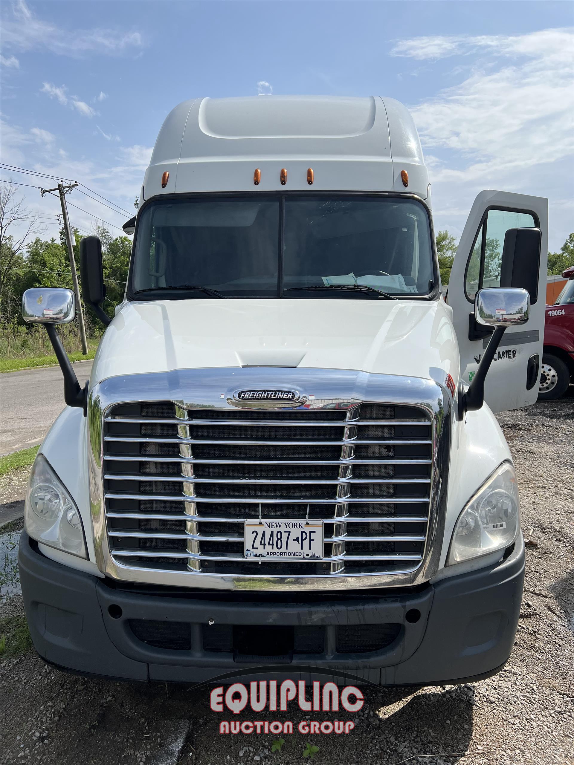 2016 FREIGHTLINER CASCADIA TANDEM AXLE SLEEPER