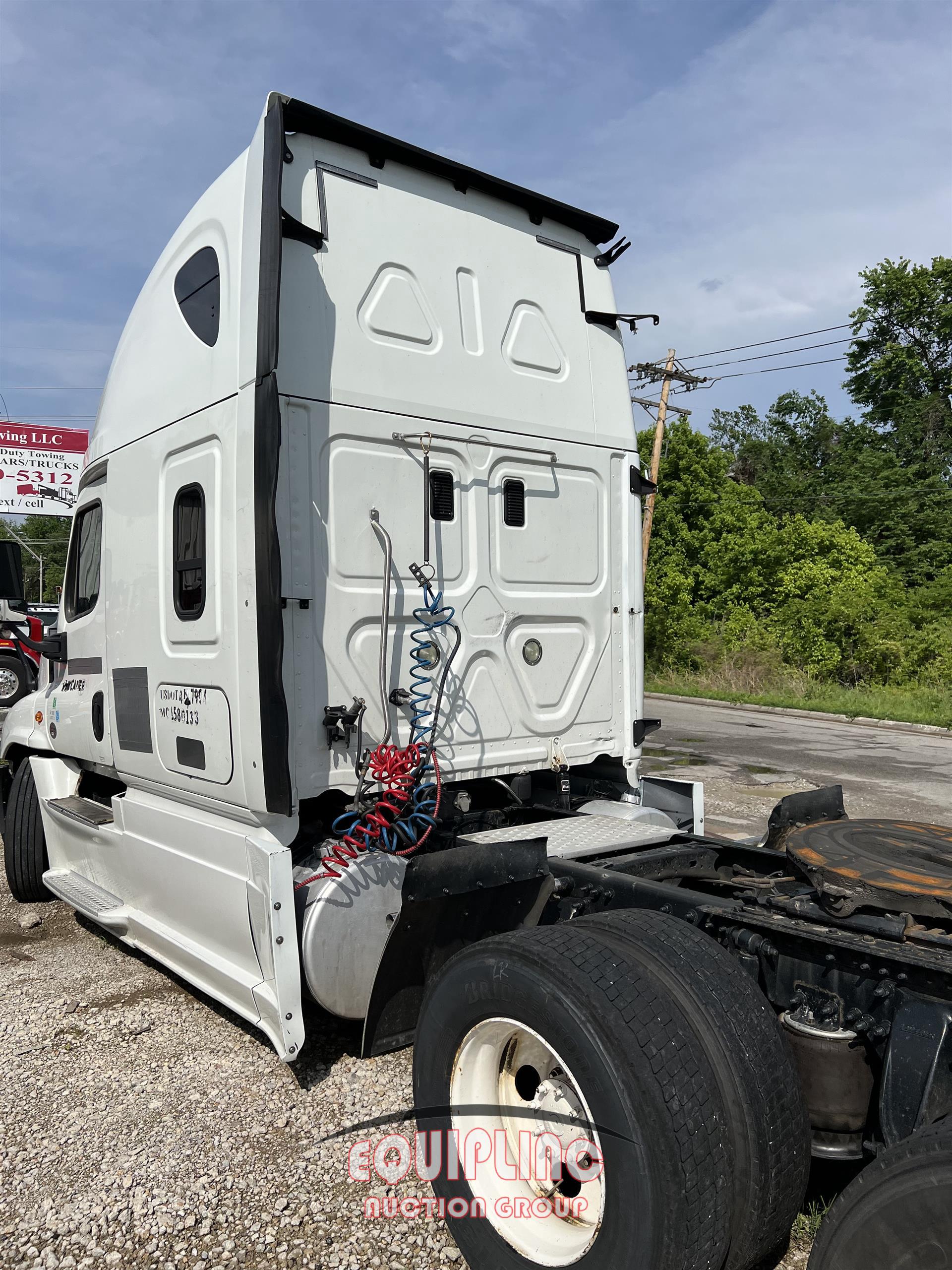 2016 FREIGHTLINER CASCADIA TANDEM AXLE SLEEPER